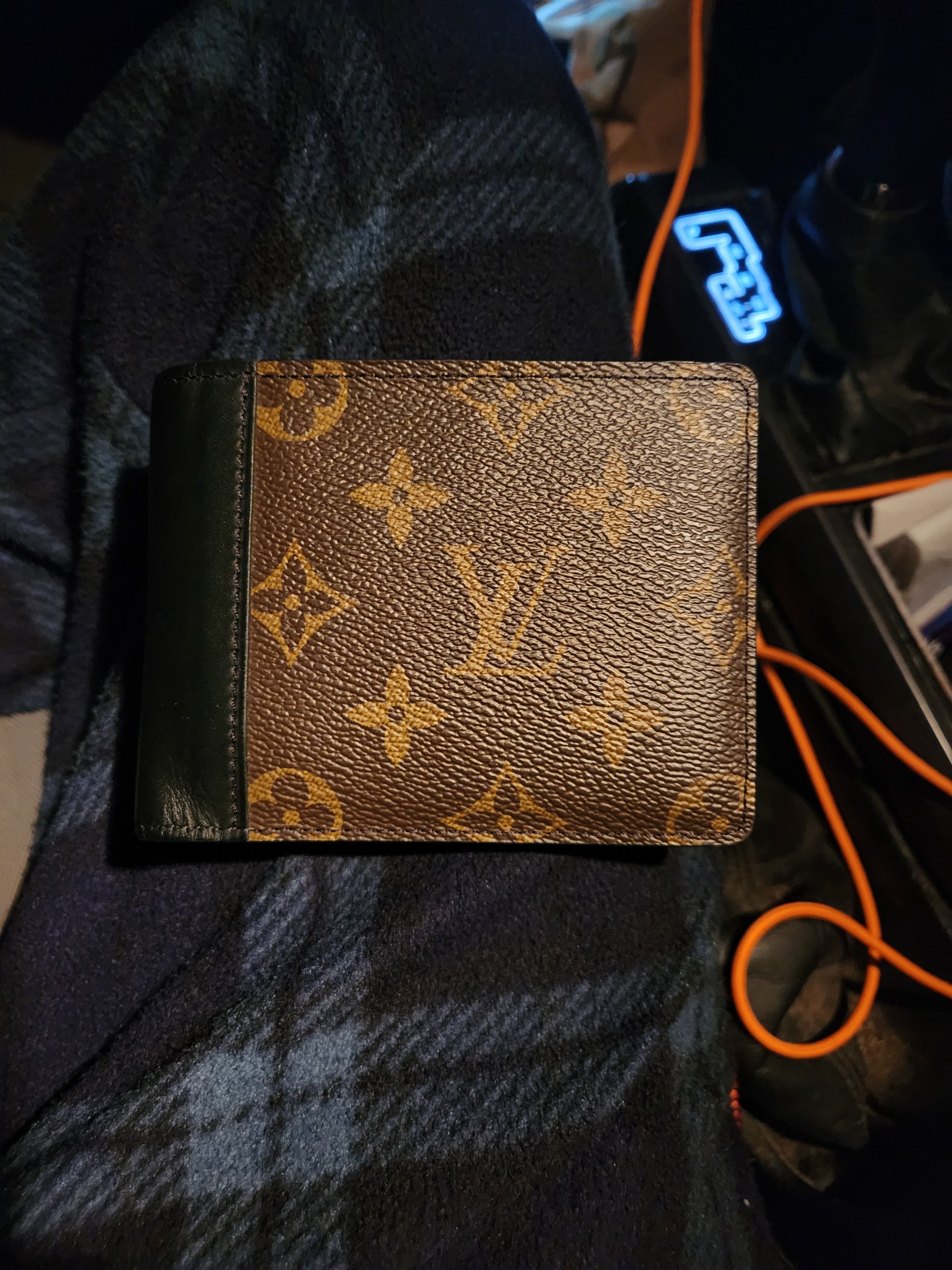 Louis Vuitton® Multiple Wallet Mineral Grey. Size in 2023