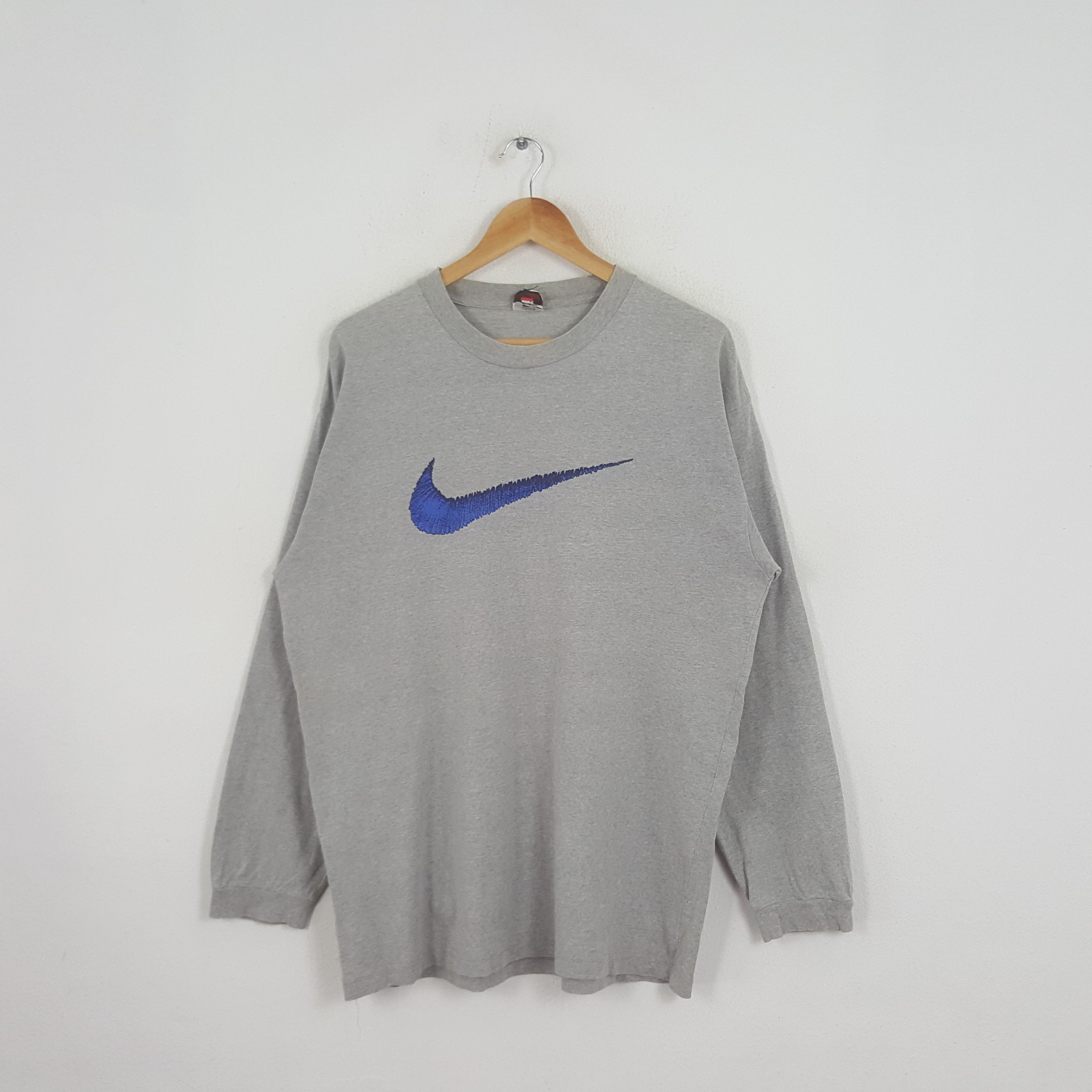Vintage Nike Big Swoosh Embroidery Art Style Tshirt, image size:2976x2976