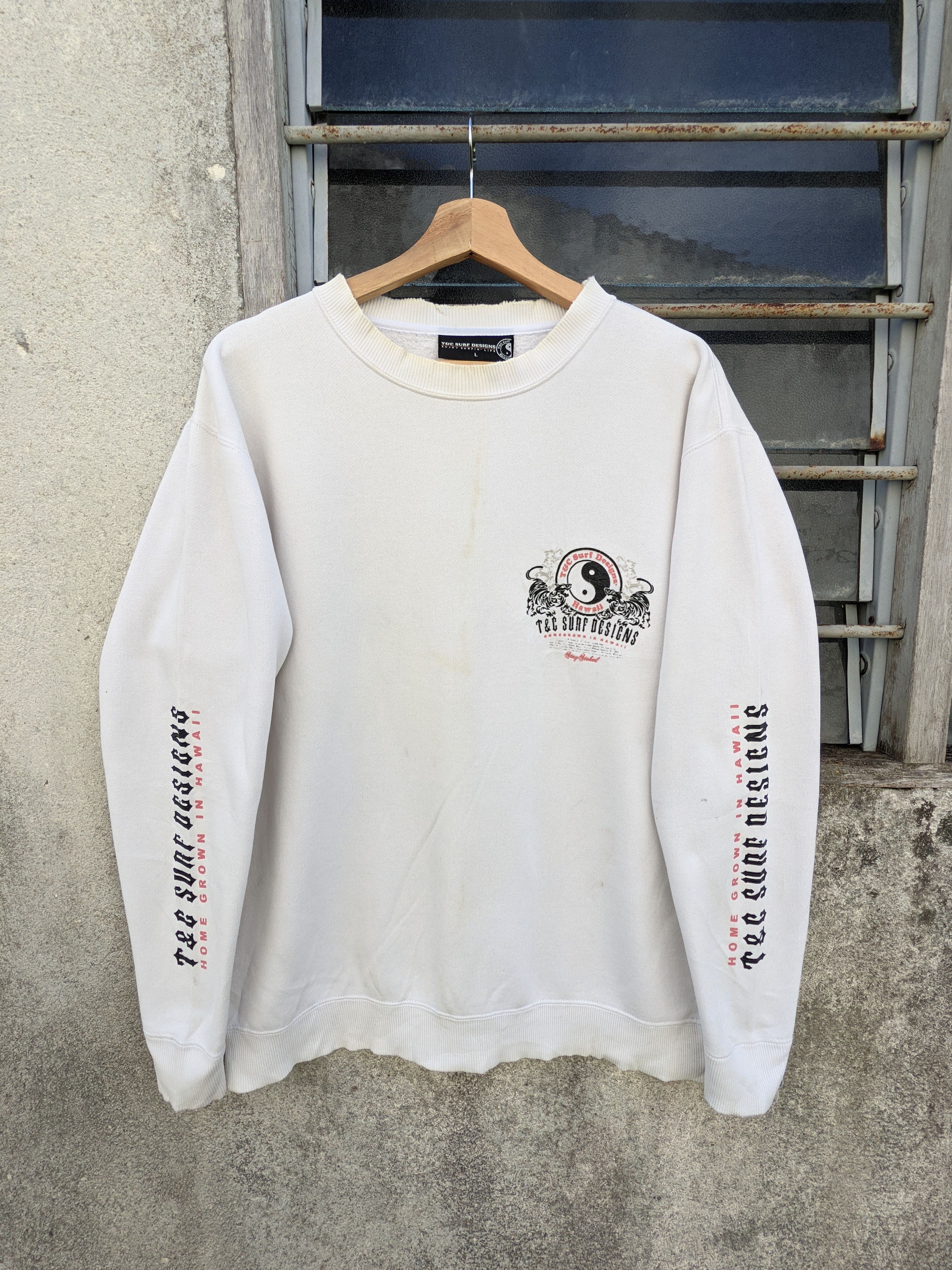 Japanese Brand ⚡️Steals⚡️ Thrashed T&C Surf Design Tiger Spellout Size US L / EU 52-54 / 3 - 5 Thumbnail