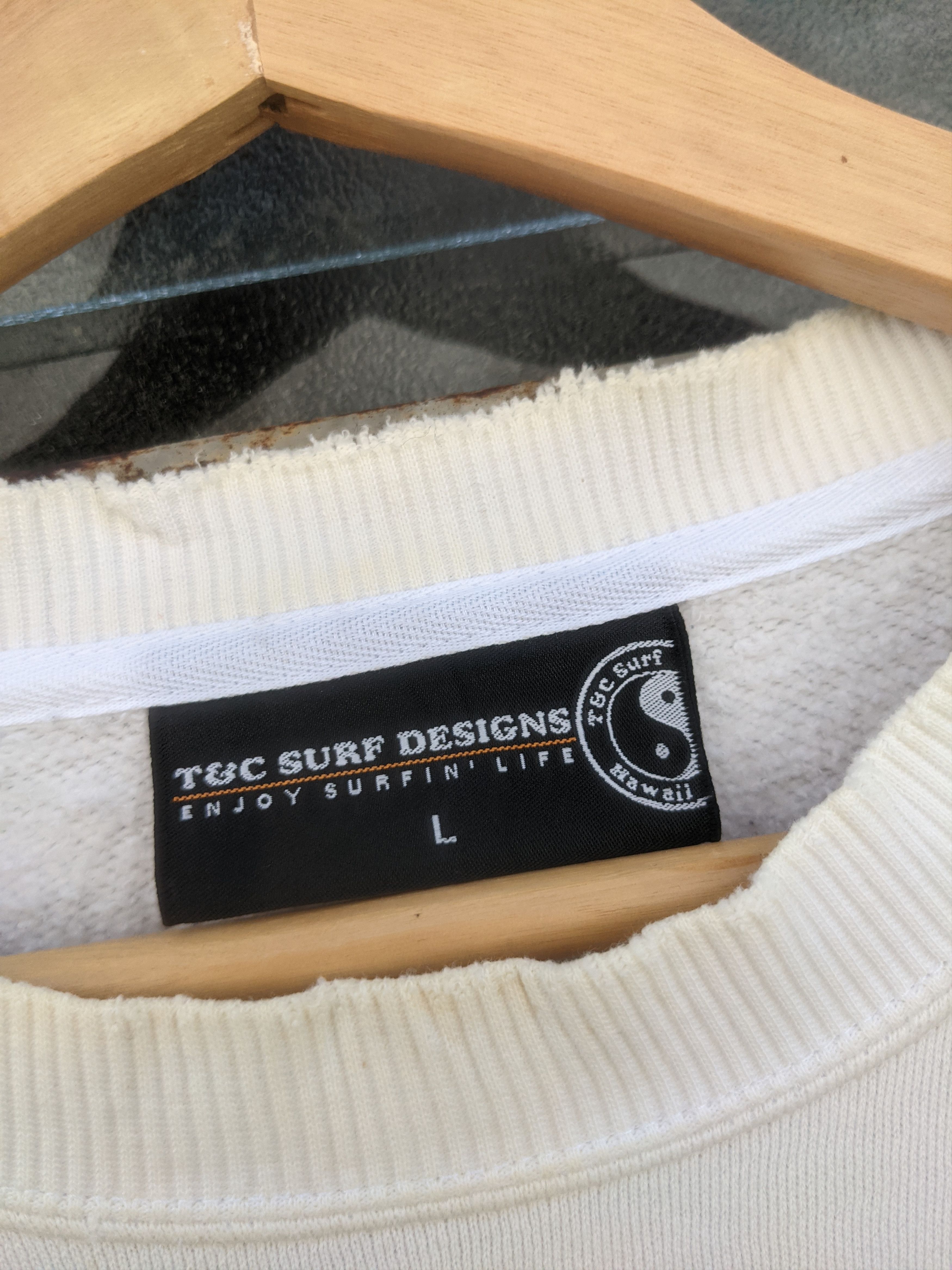 Japanese Brand ⚡️Steals⚡️ Thrashed T&C Surf Design Tiger Spellout Size US L / EU 52-54 / 3 - 8 Thumbnail