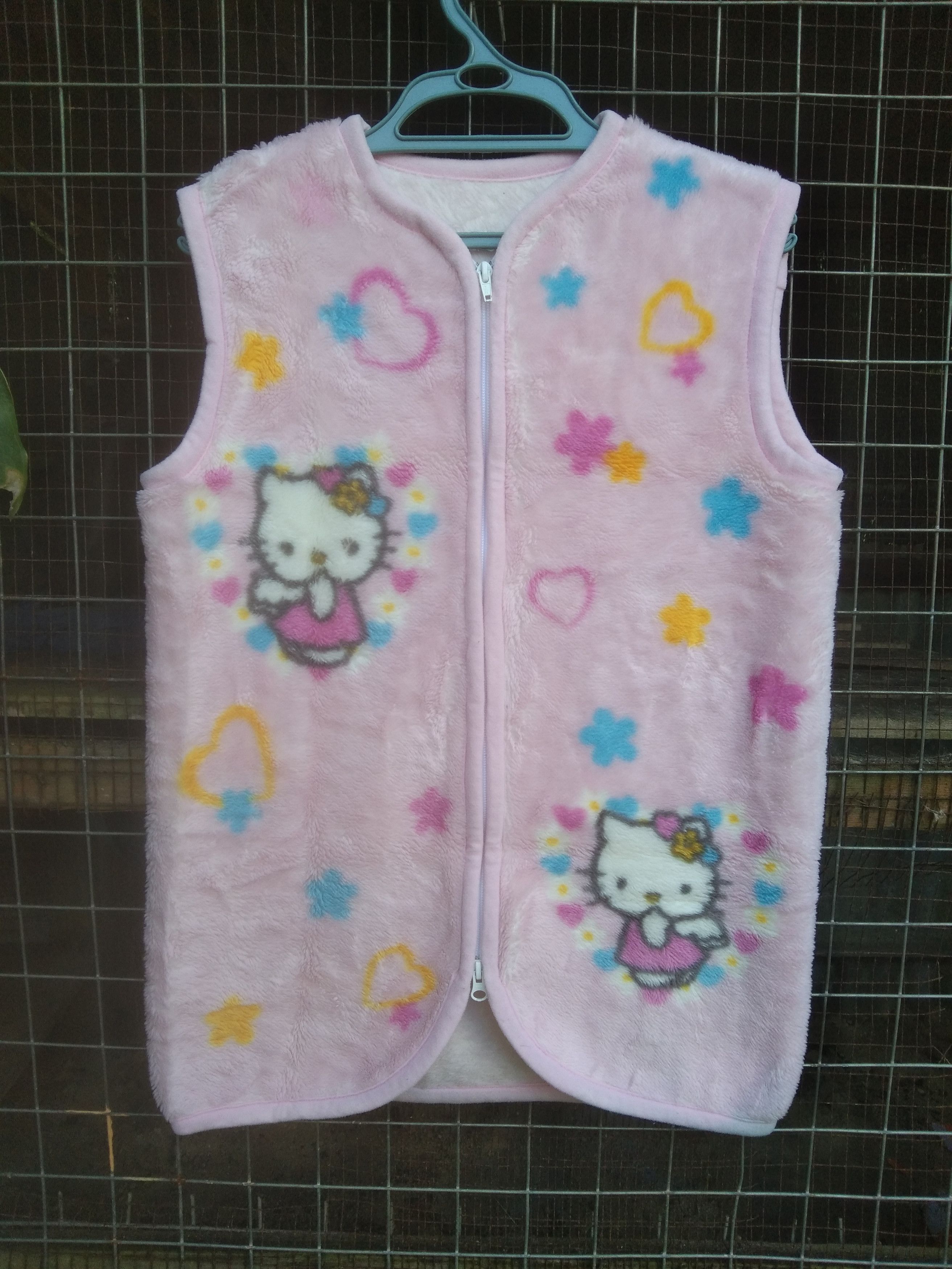 Japanese Brand HELLO KITTY SOFT & SMOOTH SLEEVELESS JACKET Size M / US 6-8 / IT 42-44 - 1 Thumbnail
