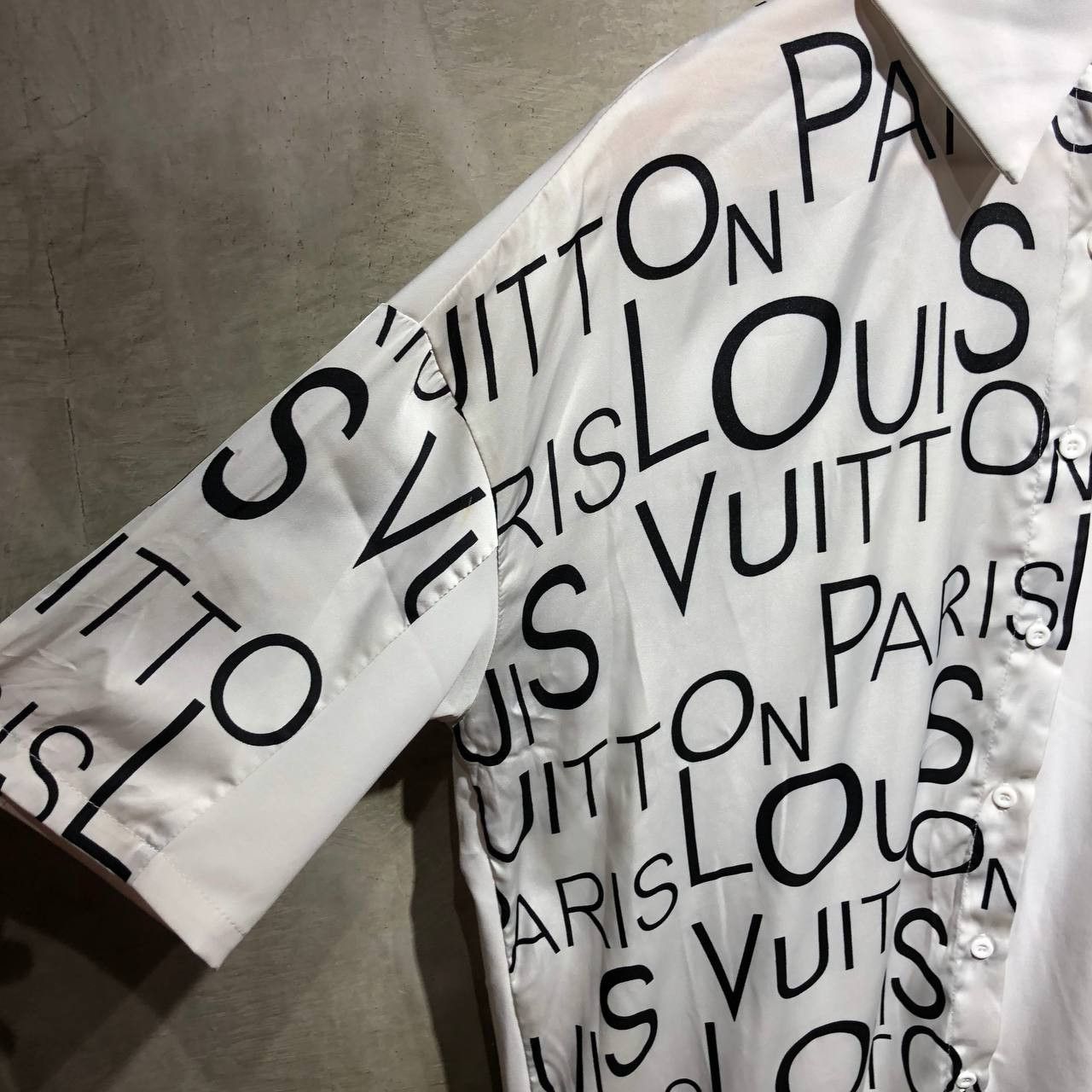 Louis Vuitton Louis Vuitton Asymmetric all over print Button down shirt Size US XL / EU 56 / 4 - 6 Thumbnail