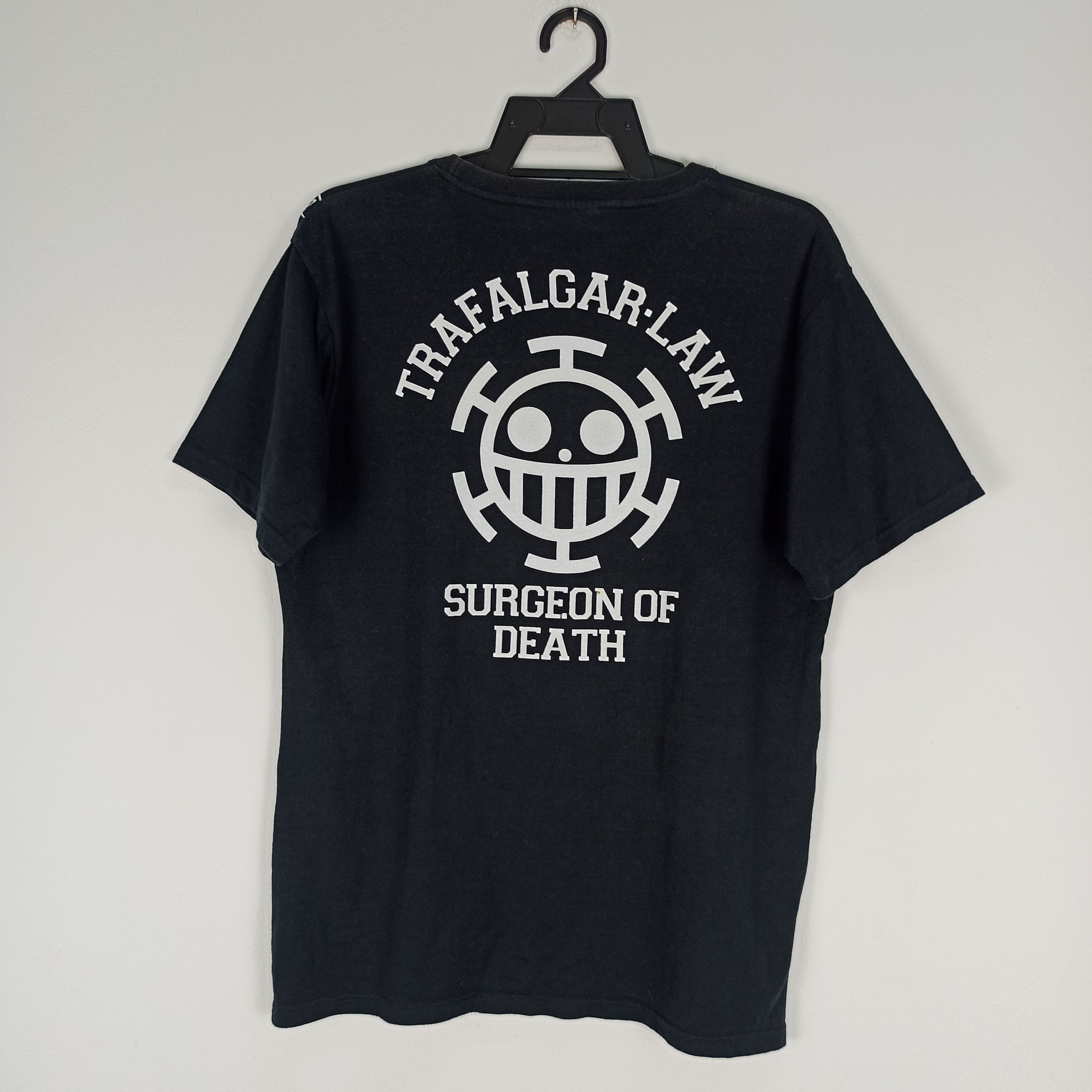 Japanese Brand Rare Anime One Piece Trafalgar D. Water Law Tshirt Size US L / EU 52-54 / 3 - 4 Thumbnail