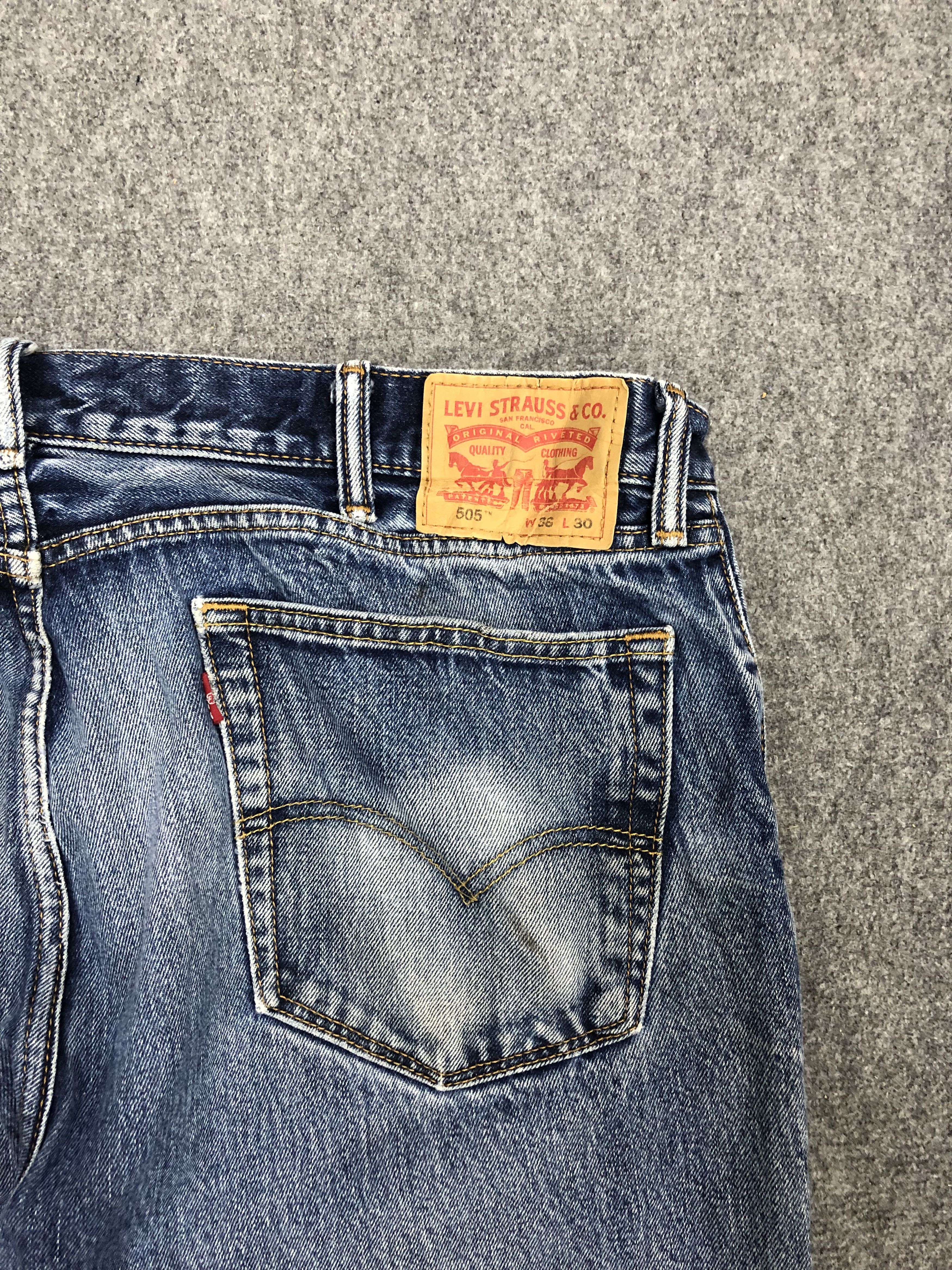 Vintage Levis 505 Faded Blue Jeans