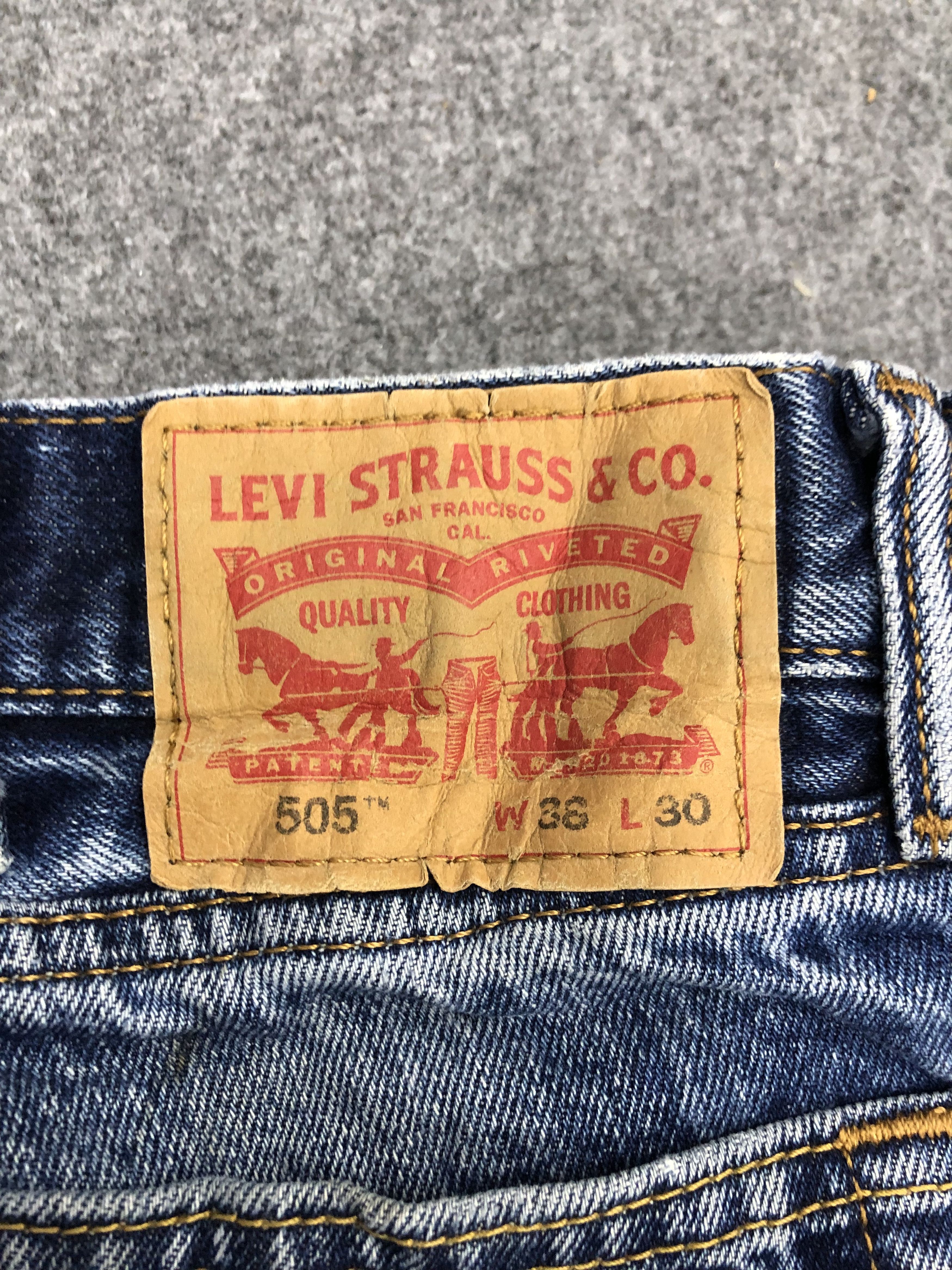 Vintage Levis 505 Faded Blue Jeans