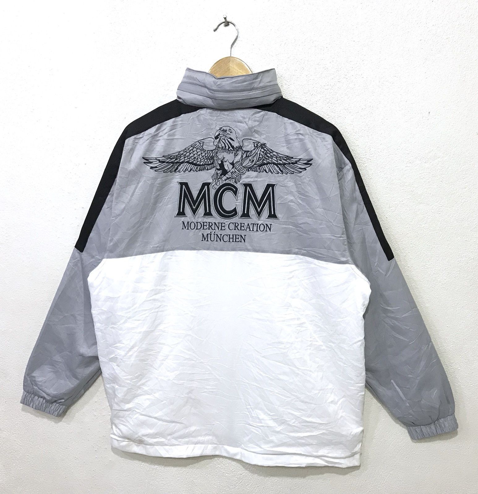 MCM × Vintage Rare!! Mcm Big Logo Embroidery Men Clothing Windbraker Size US L / EU 52-54 / 3 - 1 Thumbnail