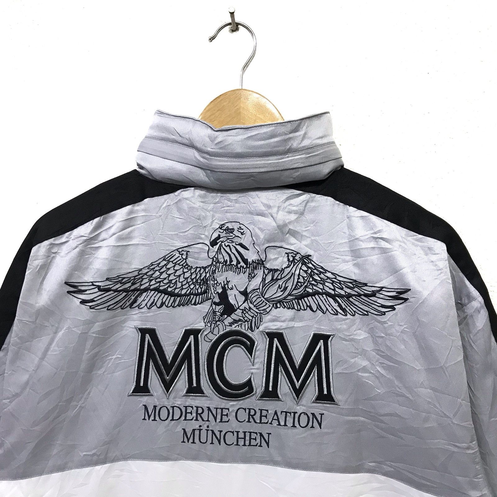 MCM × Vintage Rare!! Mcm Big Logo Embroidery Men Clothing Windbraker Size US L / EU 52-54 / 3 - 3 Thumbnail