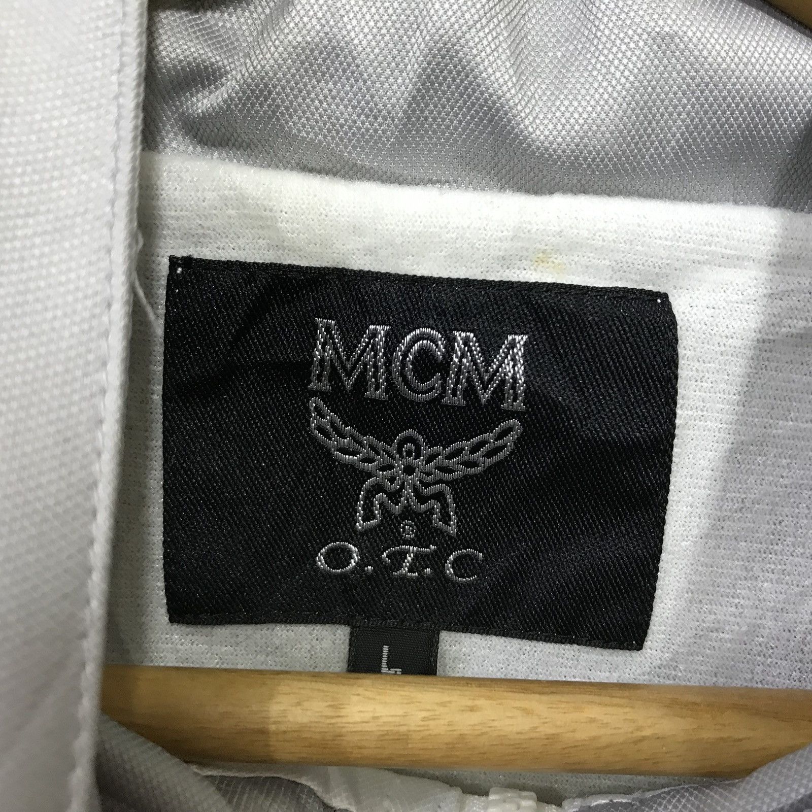 MCM × Vintage Rare!! Mcm Big Logo Embroidery Men Clothing Windbraker Size US L / EU 52-54 / 3 - 6 Thumbnail