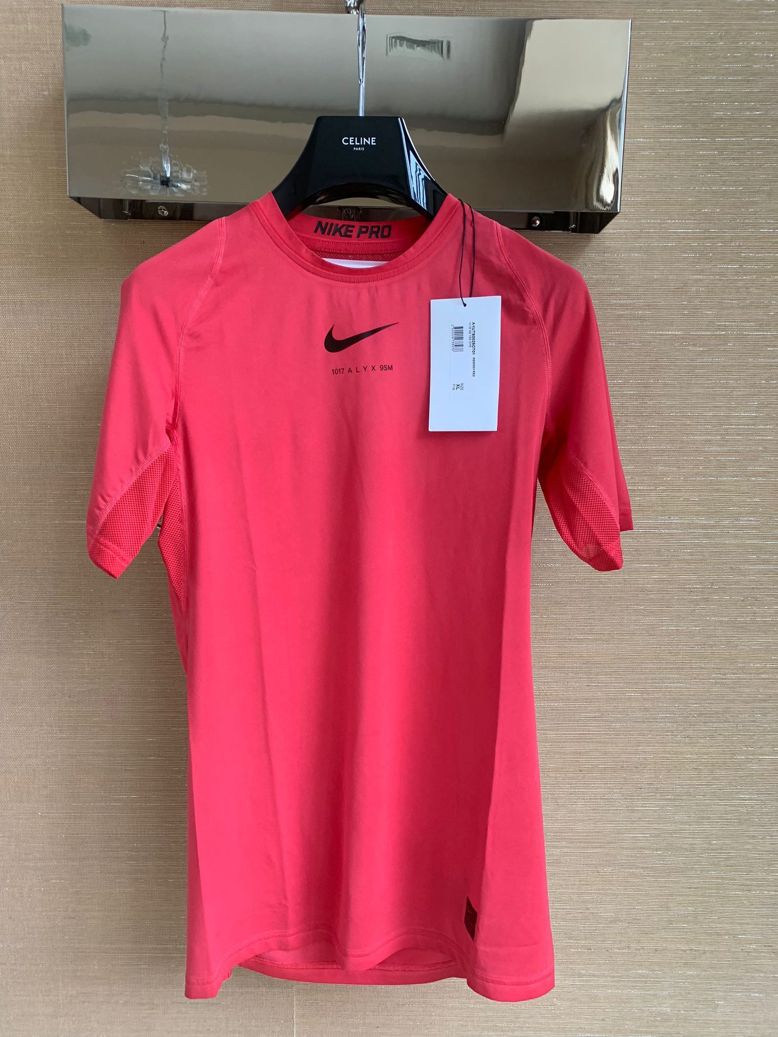 Alyx Tee, SS in Fuschia Size US XL / EU 56 / 4 - 2 Thumbnail