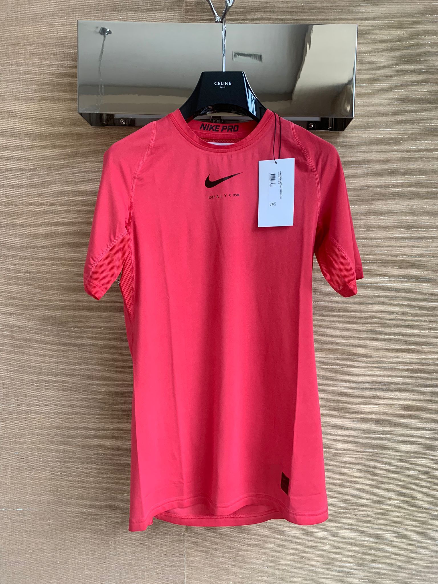 Alyx Tee, SS in Fuschia Size US XL / EU 56 / 4 - 1 Thumbnail