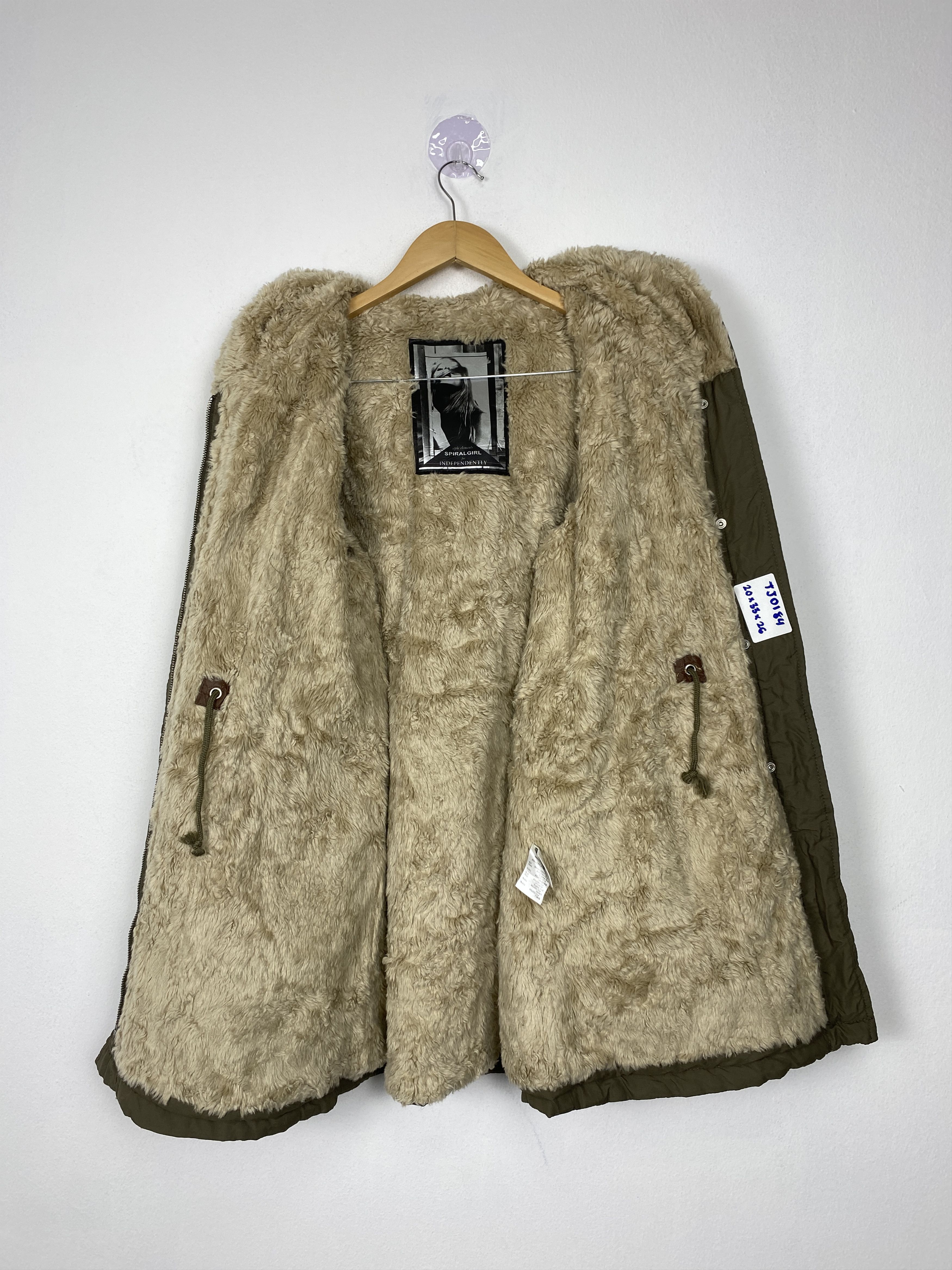 Japanese Brand Vintage SPIRAL GIRL Sherpa Hoodie Winter Warm Jacket Size US M / EU 48-50 / 2 - 5 Thumbnail