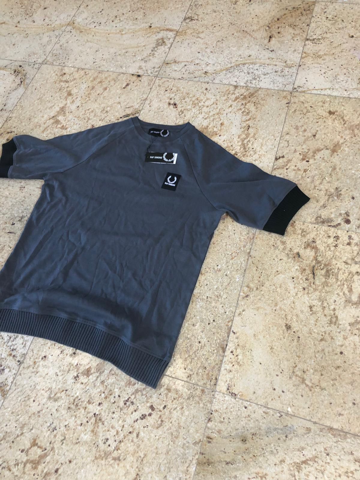 Fred Perry × Raf Simons Fred Perry x Raf Simons Ribbed Cuff Tee Size US M / EU 48-50 / 2 - 2 Thumbnail
