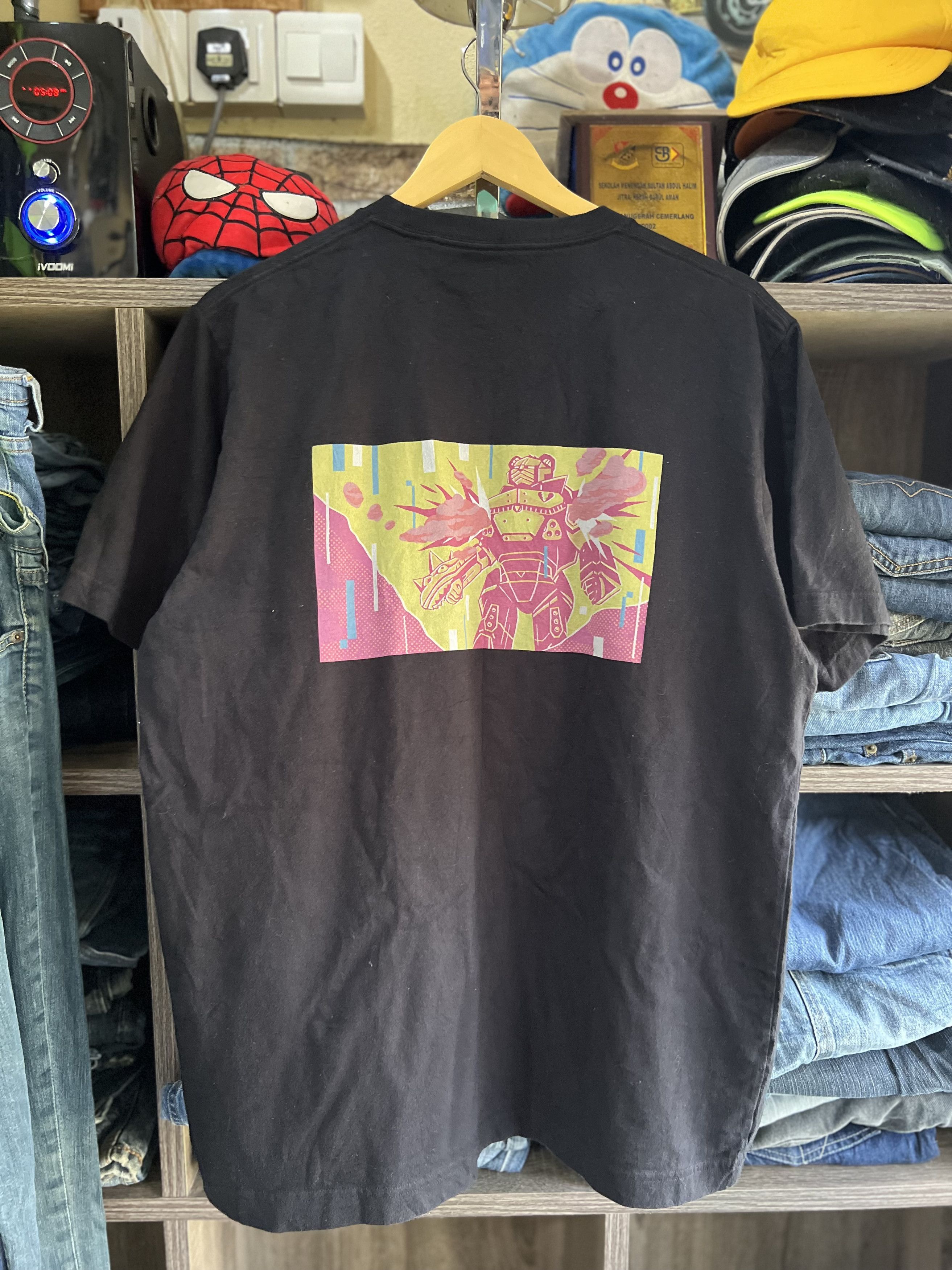 Japanese Brand 🔥Rare Fortnite x Uniqlo Epic Games Tees Size US L / EU 52-54 / 3 - 11 Thumbnail