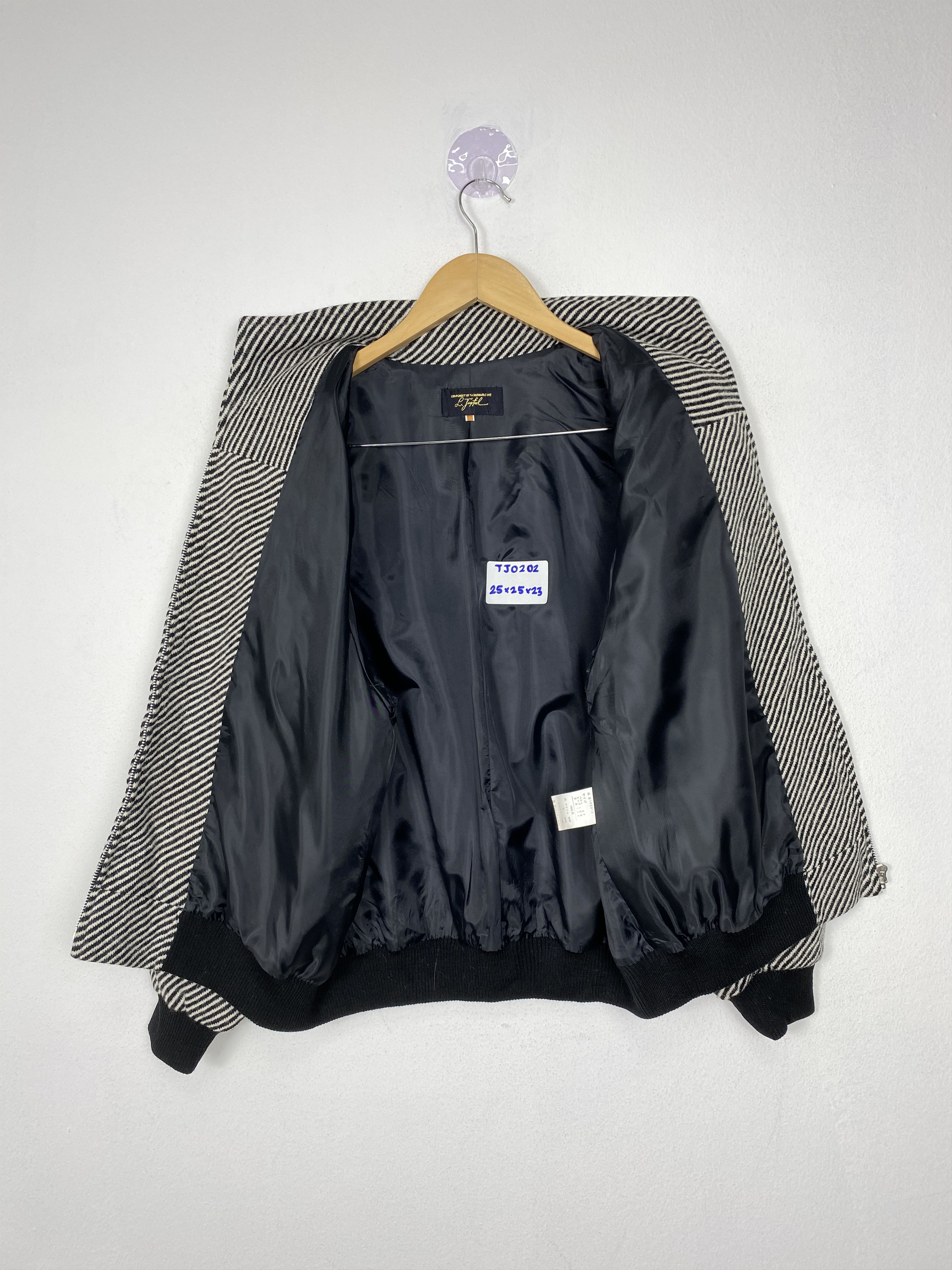 Japanese Brand Vintage L.JOYFUL Striped Velvet Bombers Jacket Size US XL / EU 56 / 4 - 3 Thumbnail