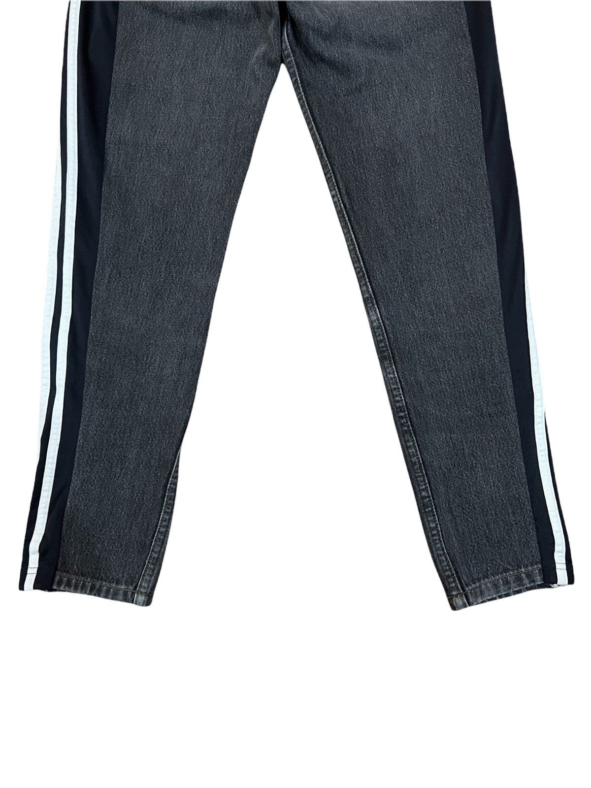 Levi's × Levi's Vintage Clothing Vintage Levis Hybrid Custom Cut Faded White Stripes Jeans Size US 26 / EU 42 - 6 Thumbnail
