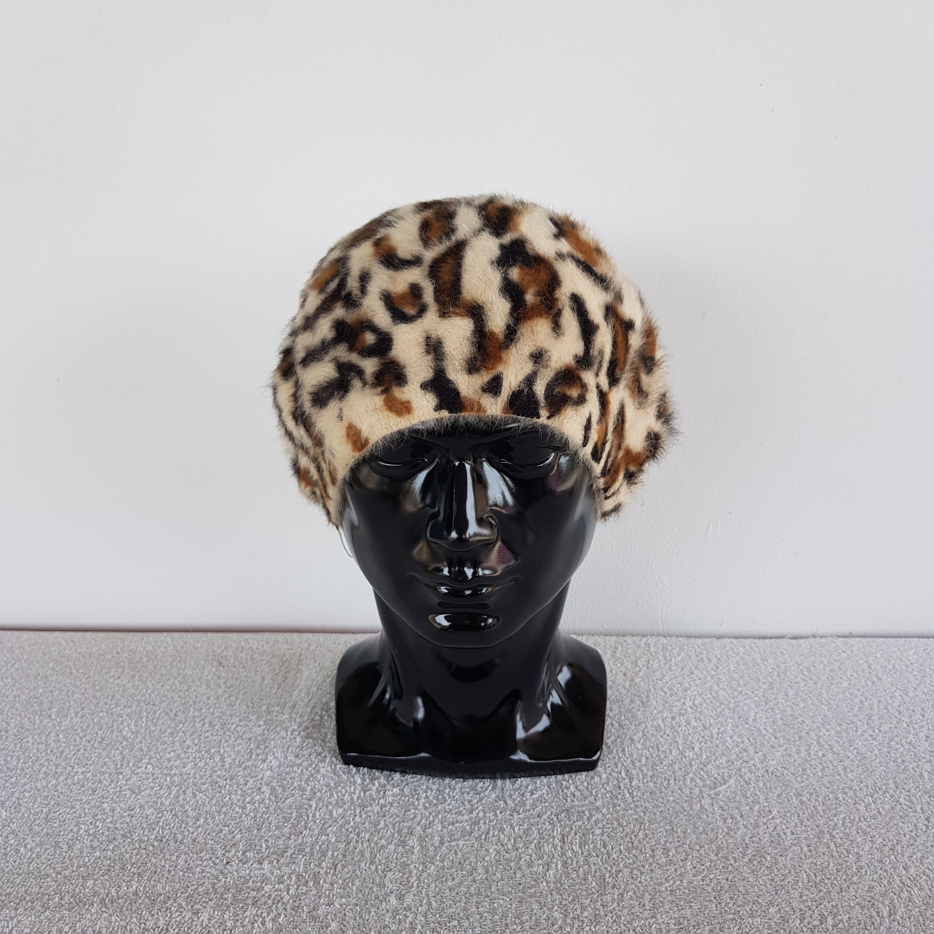 Japanese Brand × Vintage Vintage Leopard Beanie Japanese Snow Cap Cheetah Hats Size ONE SIZE - 2 Thumbnail
