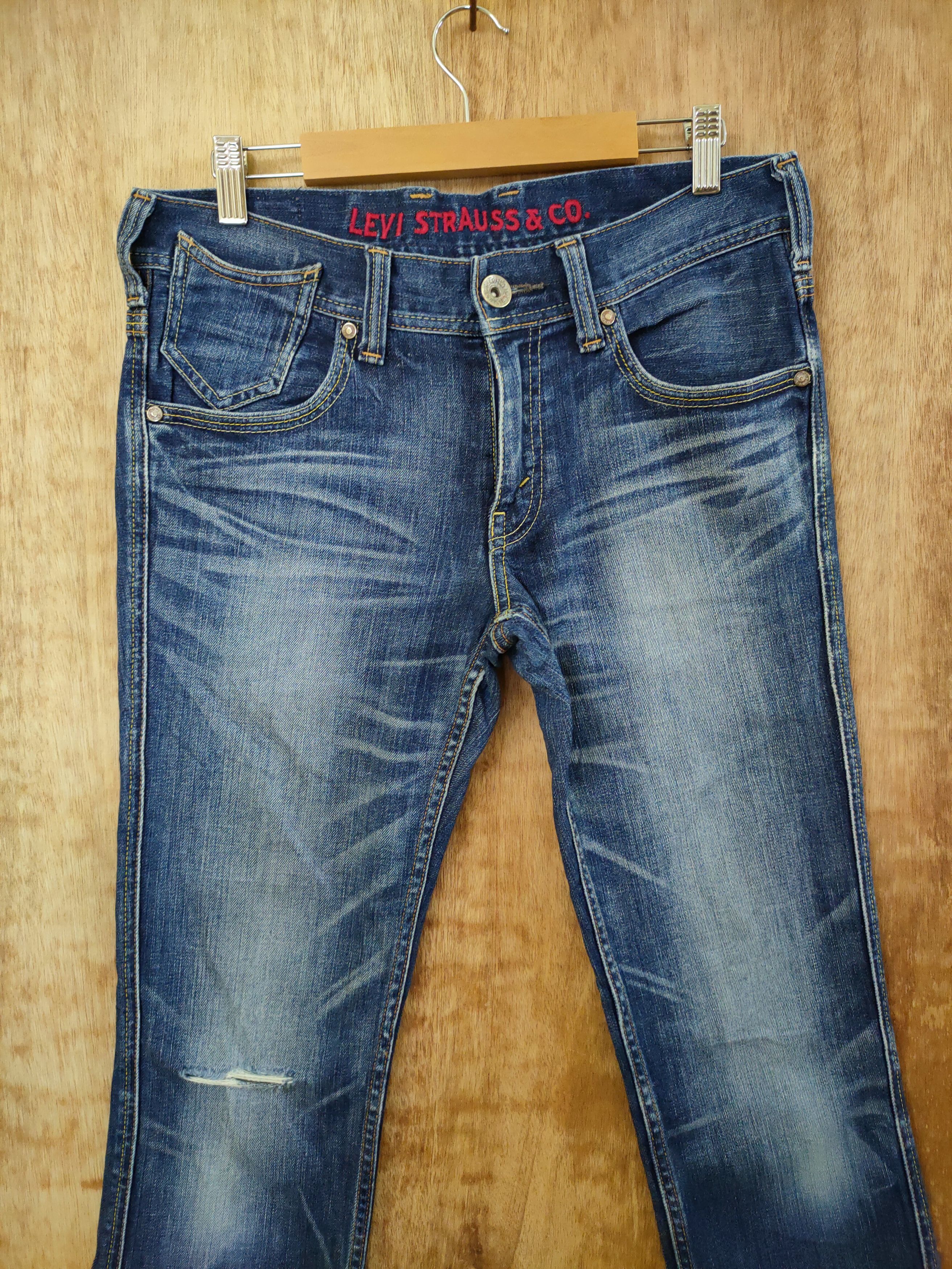 Levi's DL levis buckle back distressed denim jeans pants #46-817 Size 30" / US 8 / IT 44 - 3 Thumbnail