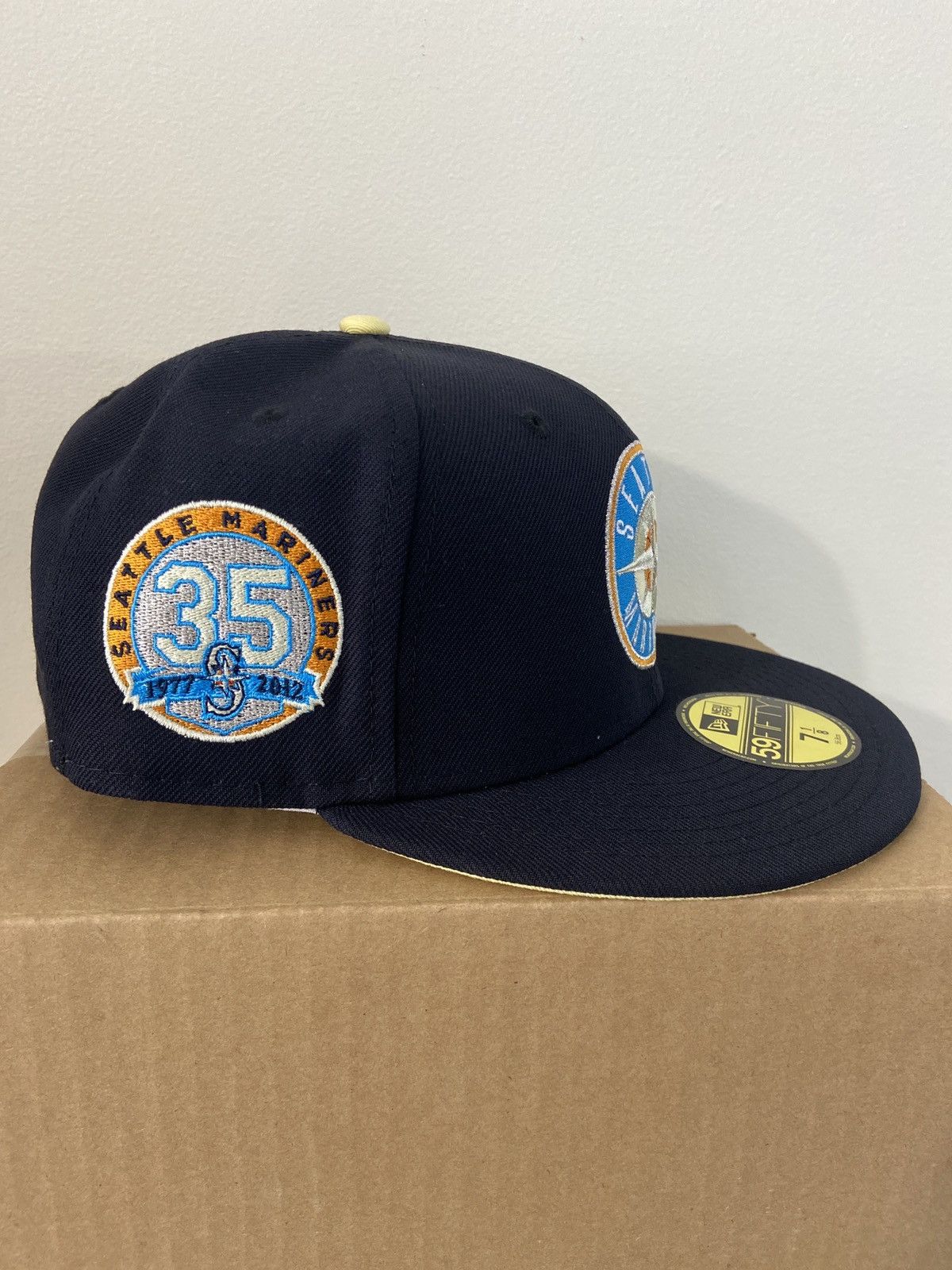 New Era Exclusive Fitted Seattle Mariners Yellow Bottom SZ 7 1/8 Size ONE SIZE - 3 Thumbnail