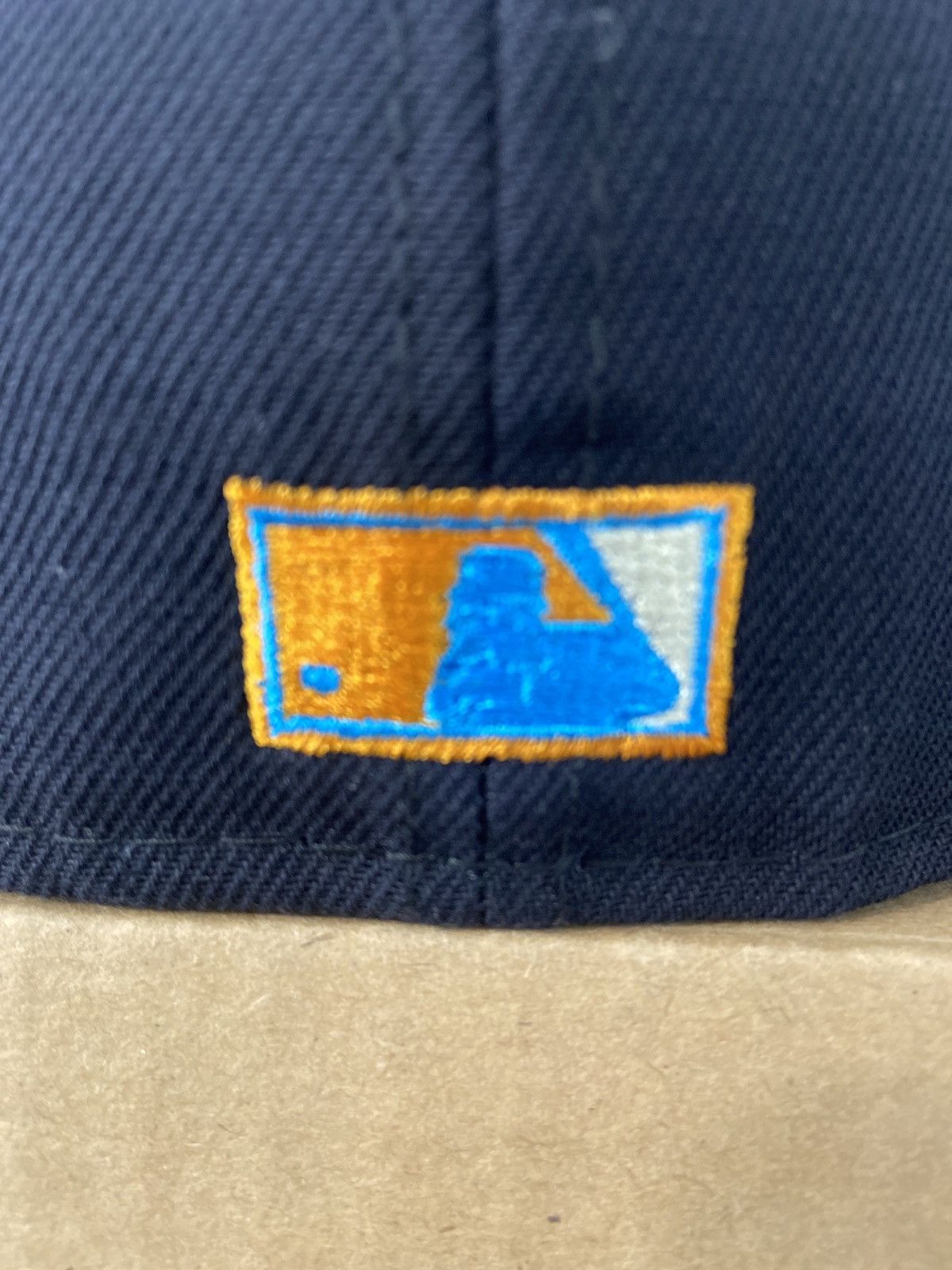 New Era Exclusive Fitted Seattle Mariners Yellow Bottom SZ 7 1/8 Size ONE SIZE - 7 Thumbnail
