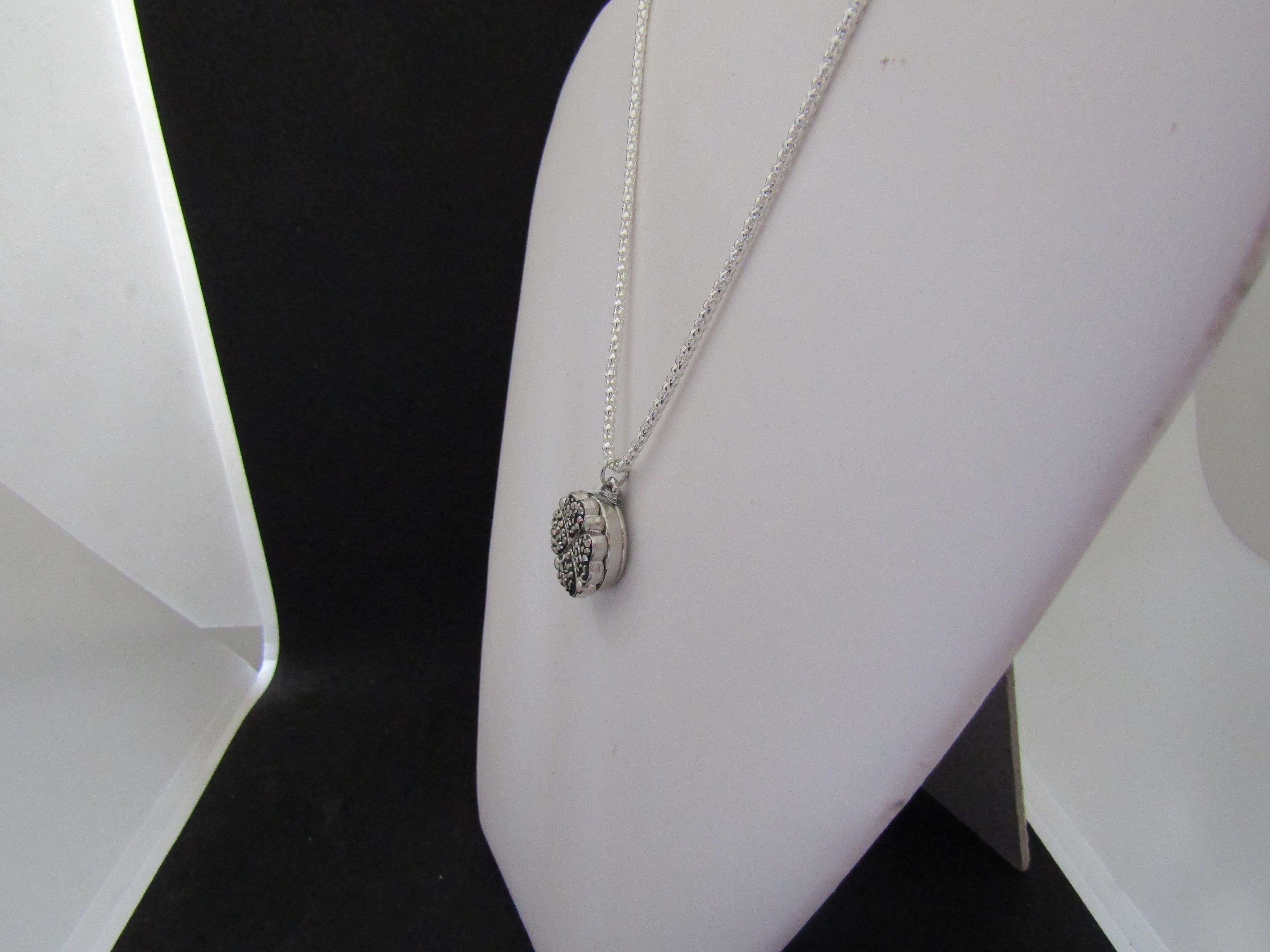 Handmade Black Czs Clover Chain Necklace Size ONE SIZE - 2 Thumbnail