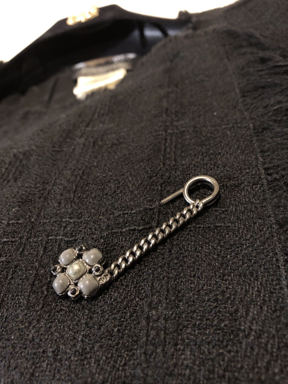 Chanel Chanel Wool Vest With Logo Pin Size S / US 4 / IT 40 - 2 Thumbnail