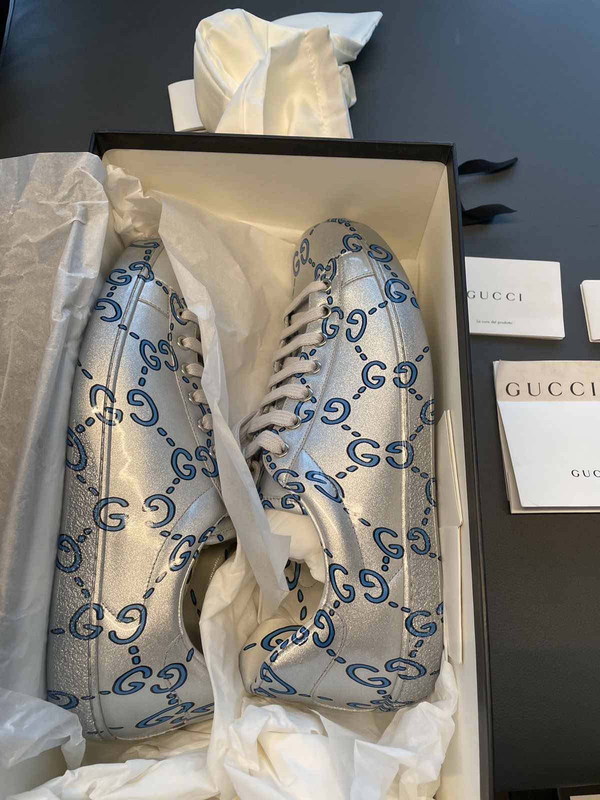 Limited Edition Brand New Runway ACE GG Logo Leather Sneaker