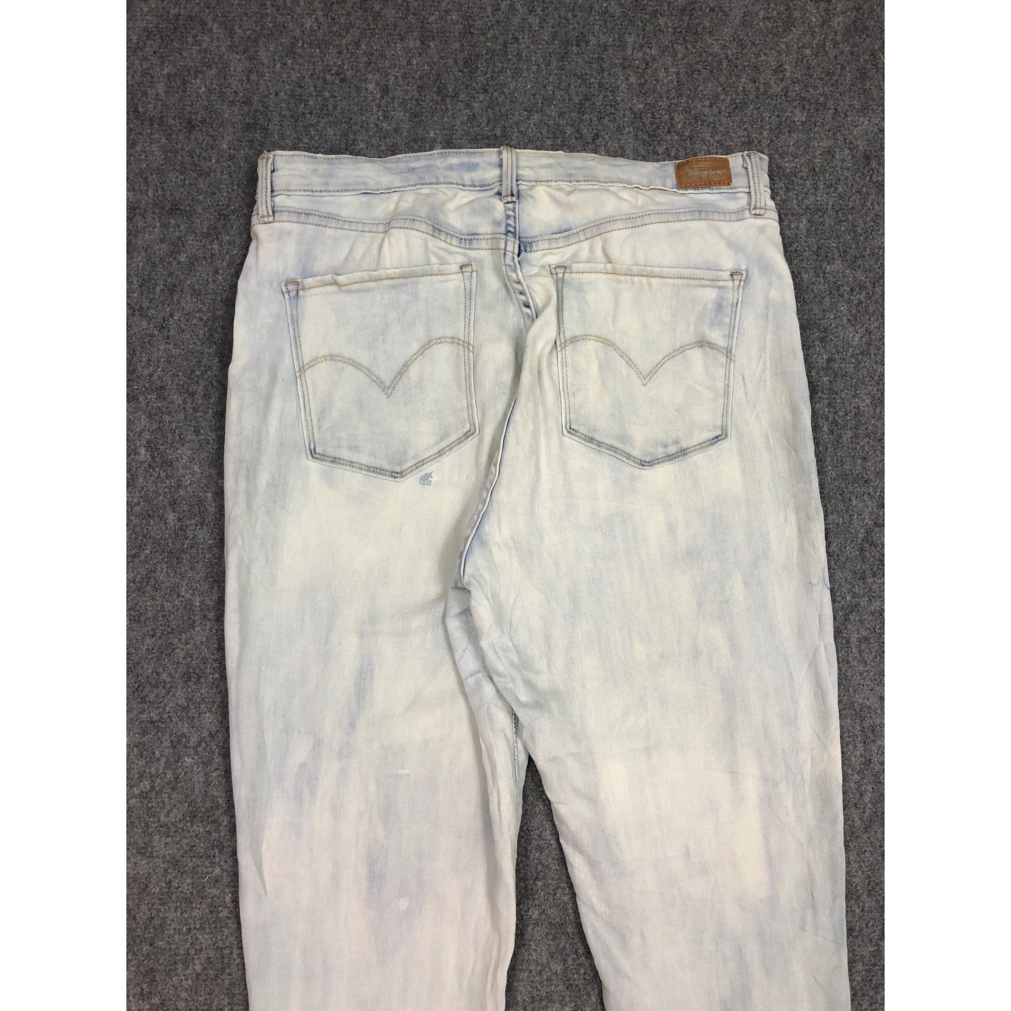 Levi's Vintage Levis Blue Faded Denim Jeans DP0208 Size US 30 / EU 46 - 4 Thumbnail