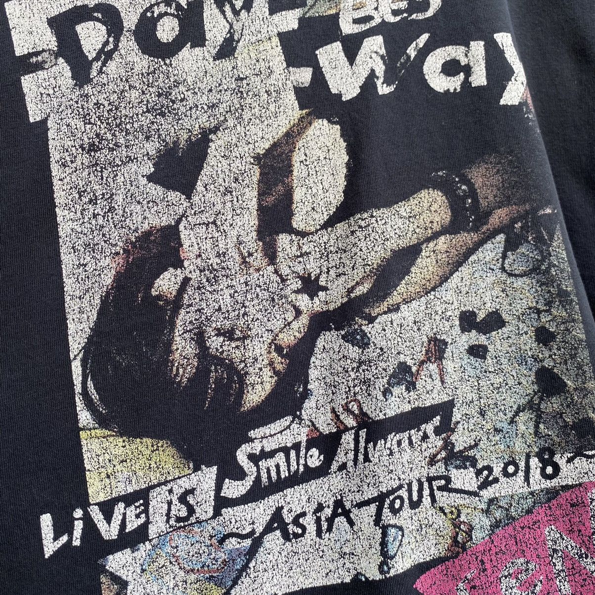 Band Tees Thrashed Faded Lisa Live is Smile Always Oversized ERD TEE Size US XL / EU 56 / 4 - 3 Thumbnail