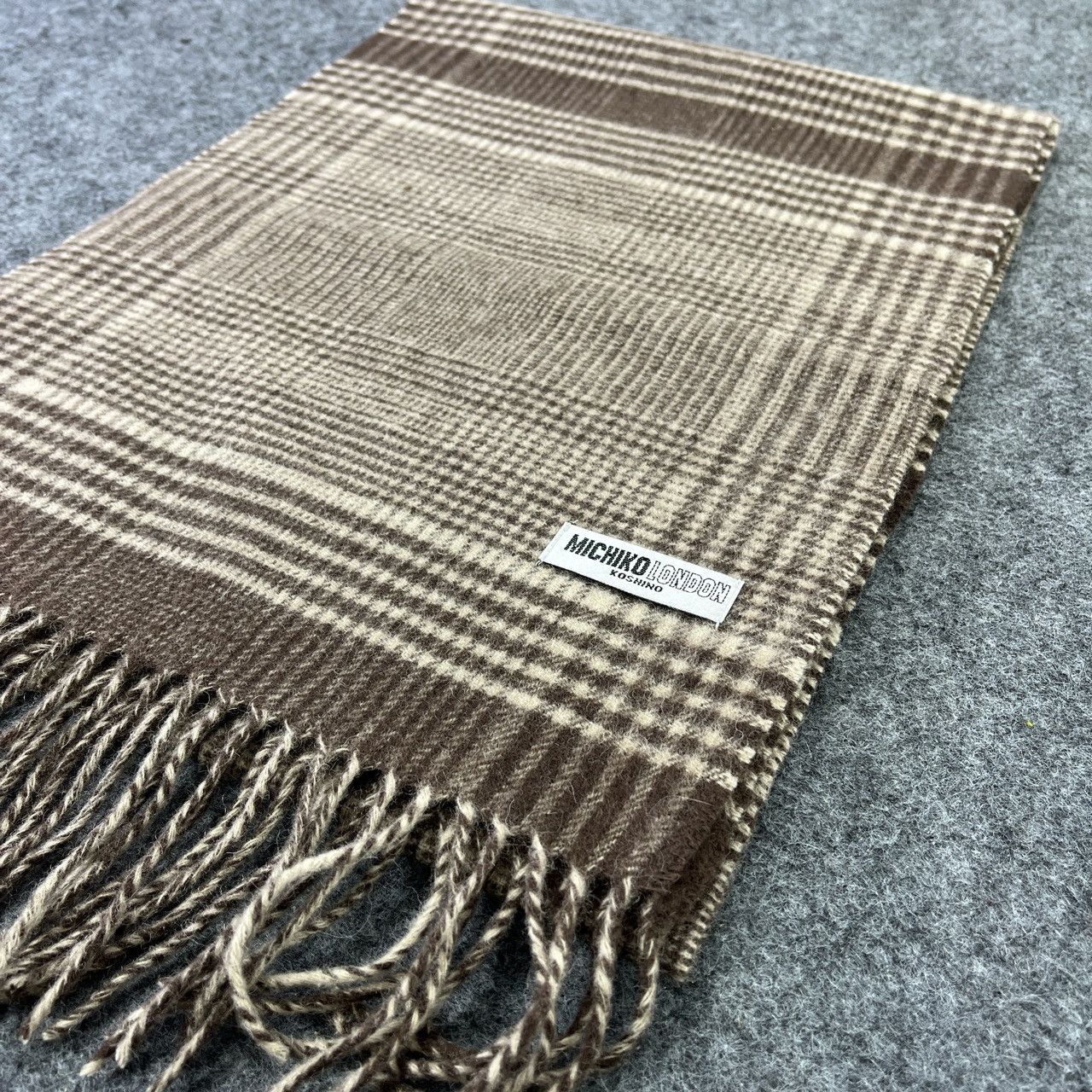 Michiko Koshino London × Vintage MOCHIKO KOSHINO LONDON SCARVES / MUFFLER / NECKWEAR T421 Size ONE SIZE - 5 Thumbnail