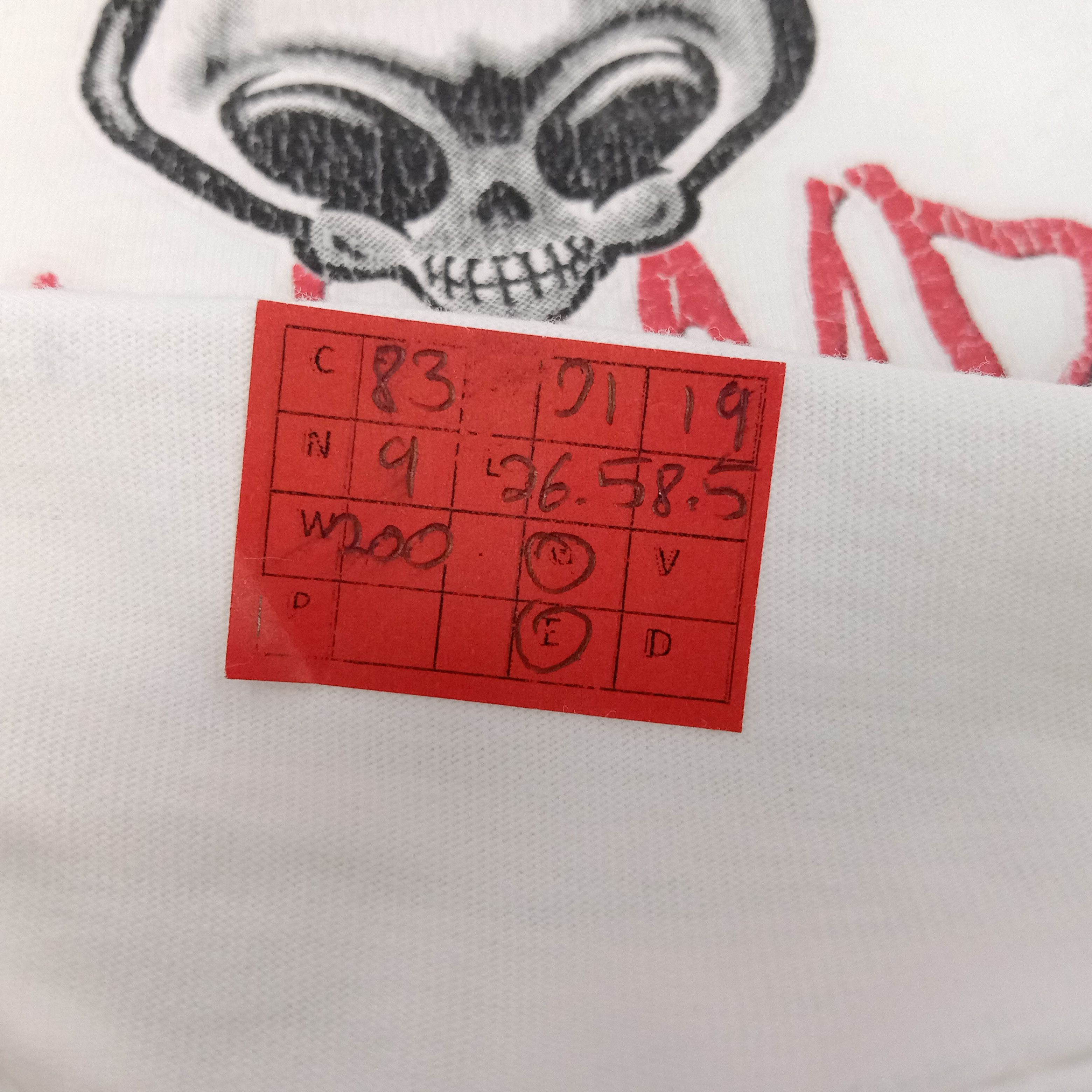 Vintage Blind Skateboards Streetwear Alien Design Vintage Tshirt Size US L / EU 52-54 / 3 - 8 Thumbnail