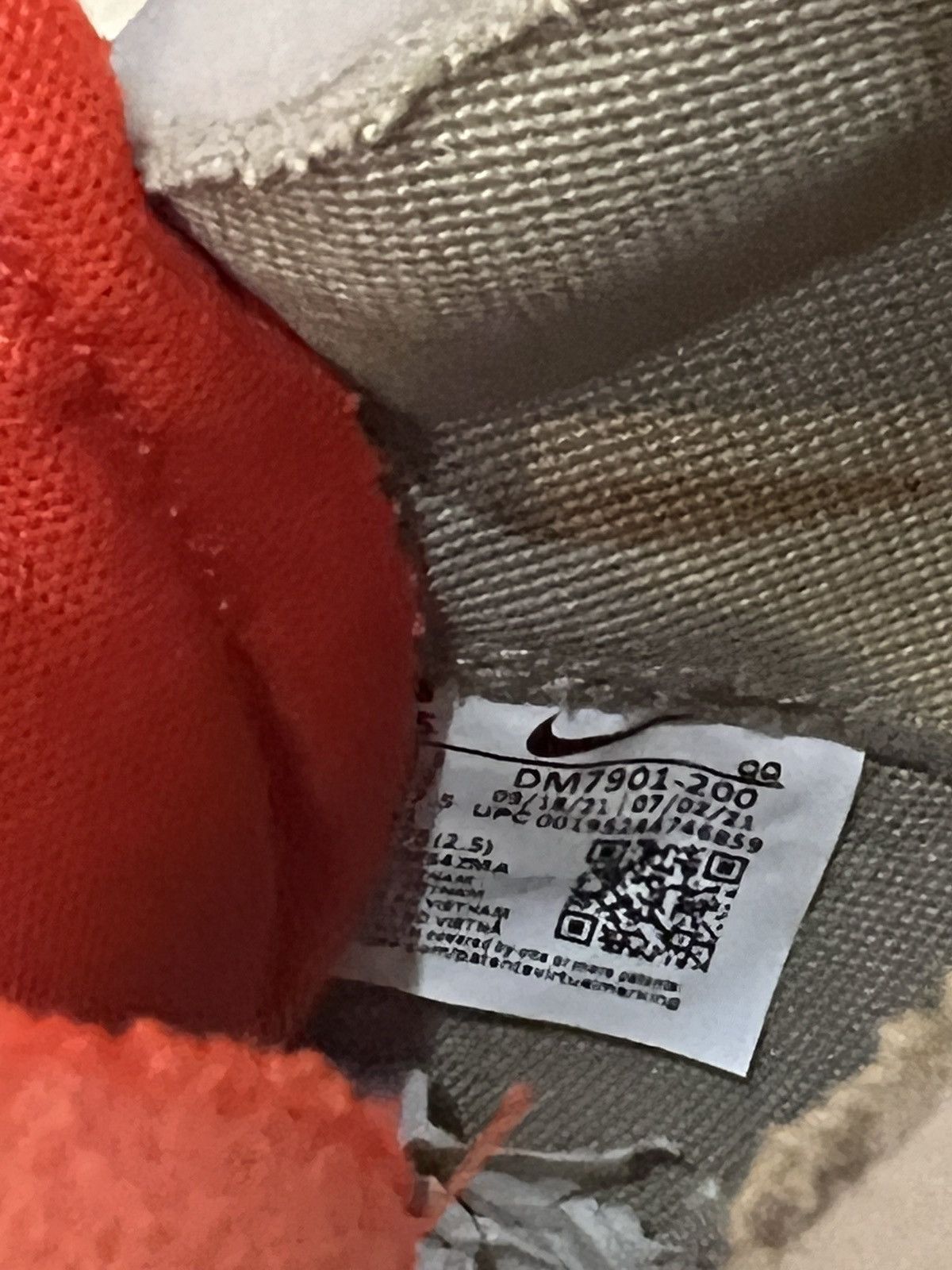Kaws × Nike × Sacai Nike Blazer Low Sacai x Kaws Size US 9.5 / EU 42-43 - 7 Thumbnail
