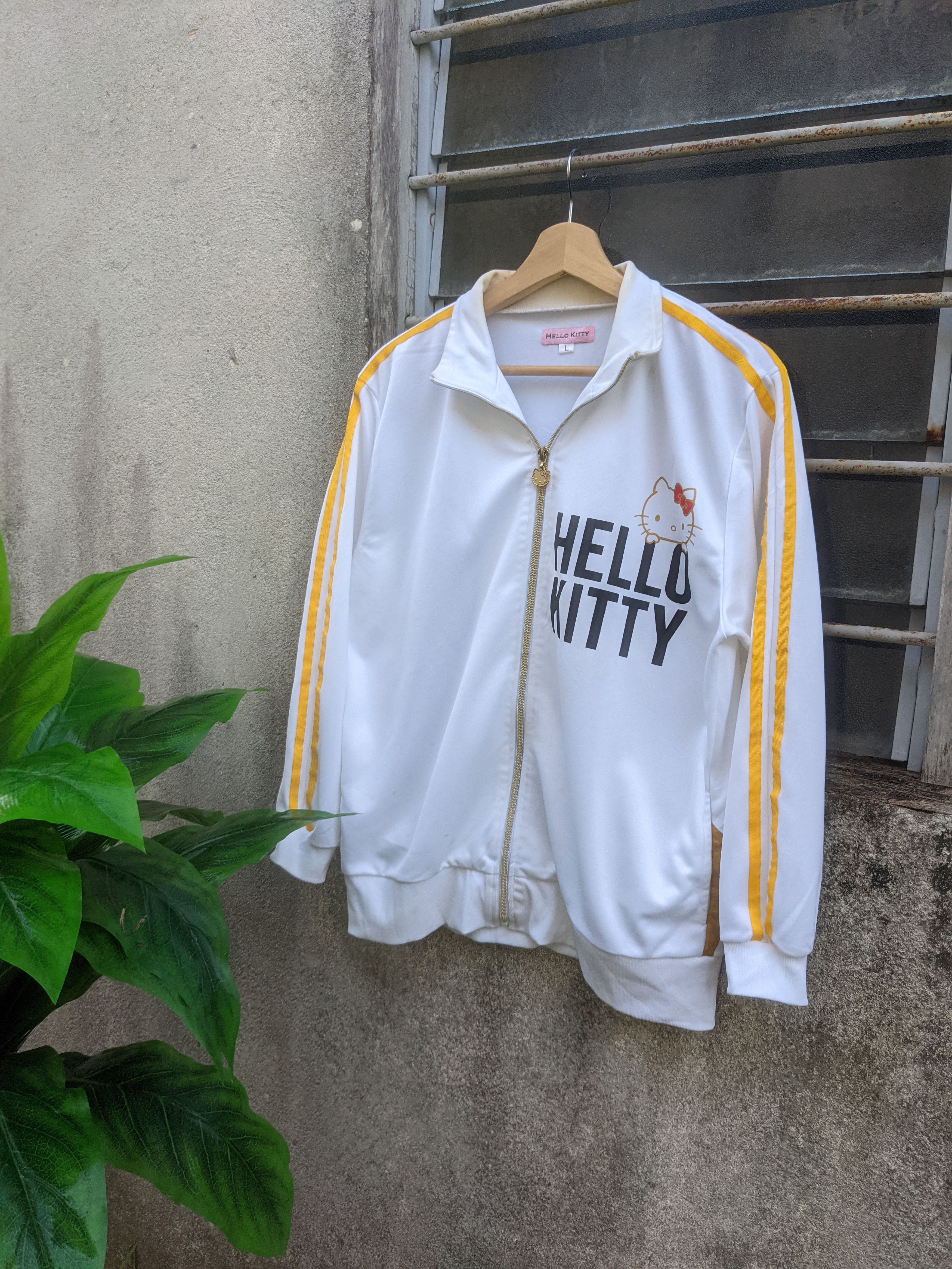 Japanese Brand Hello Kitty spellout tracktop Size US M / EU 48-50 / 2 - 1 Thumbnail