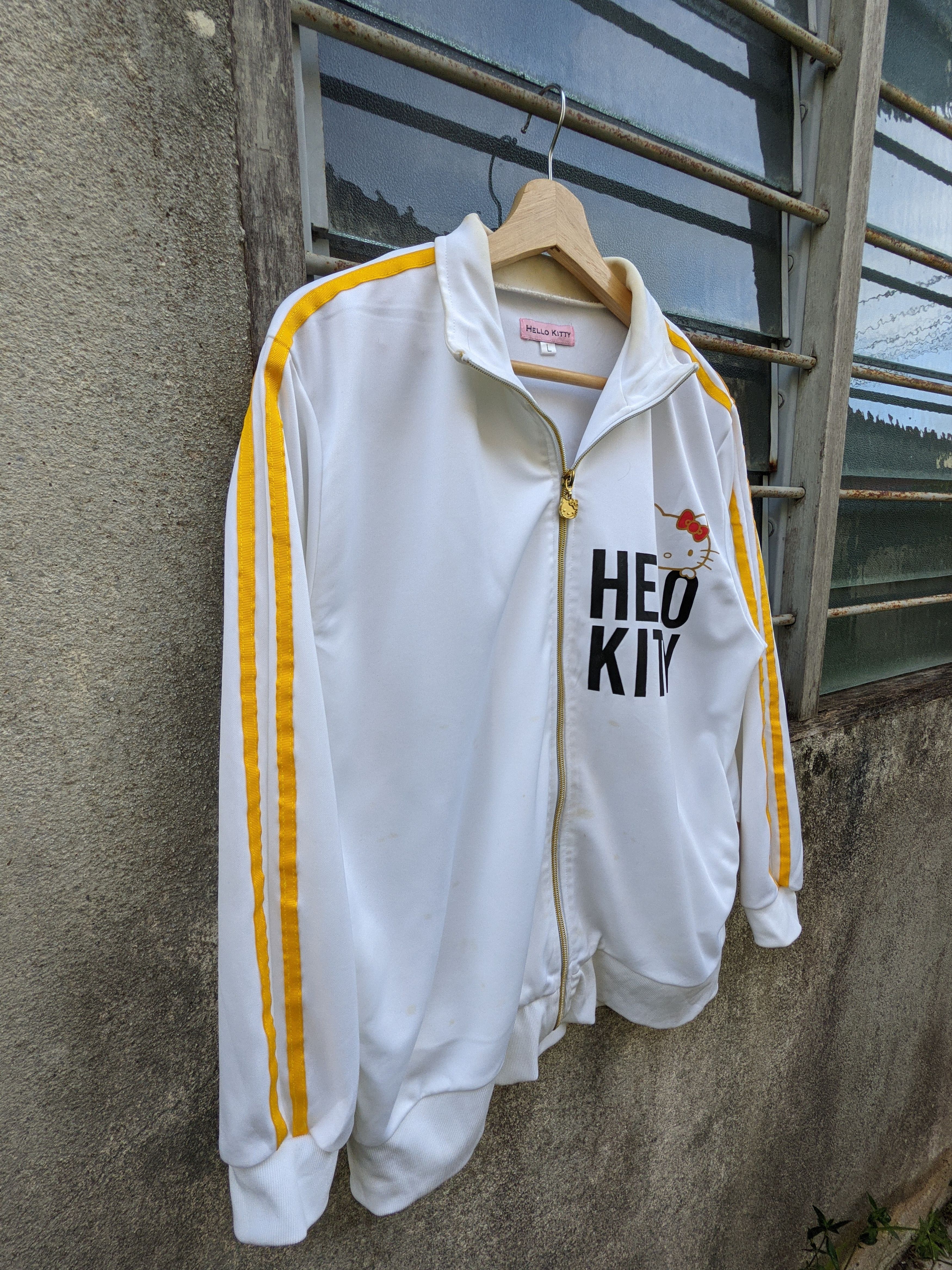 Japanese Brand Hello Kitty spellout tracktop Size US M / EU 48-50 / 2 - 4 Thumbnail