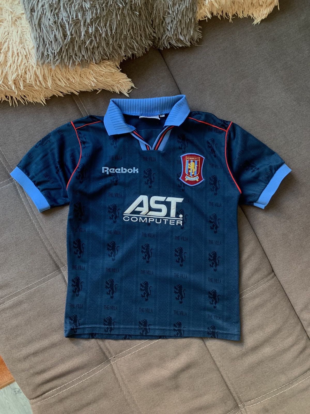 Reebok RARE VINTAGE ASTON VILLA HOME SOCCER JERSY 90S Size US XS / EU 42 / 0 - 2 Thumbnail