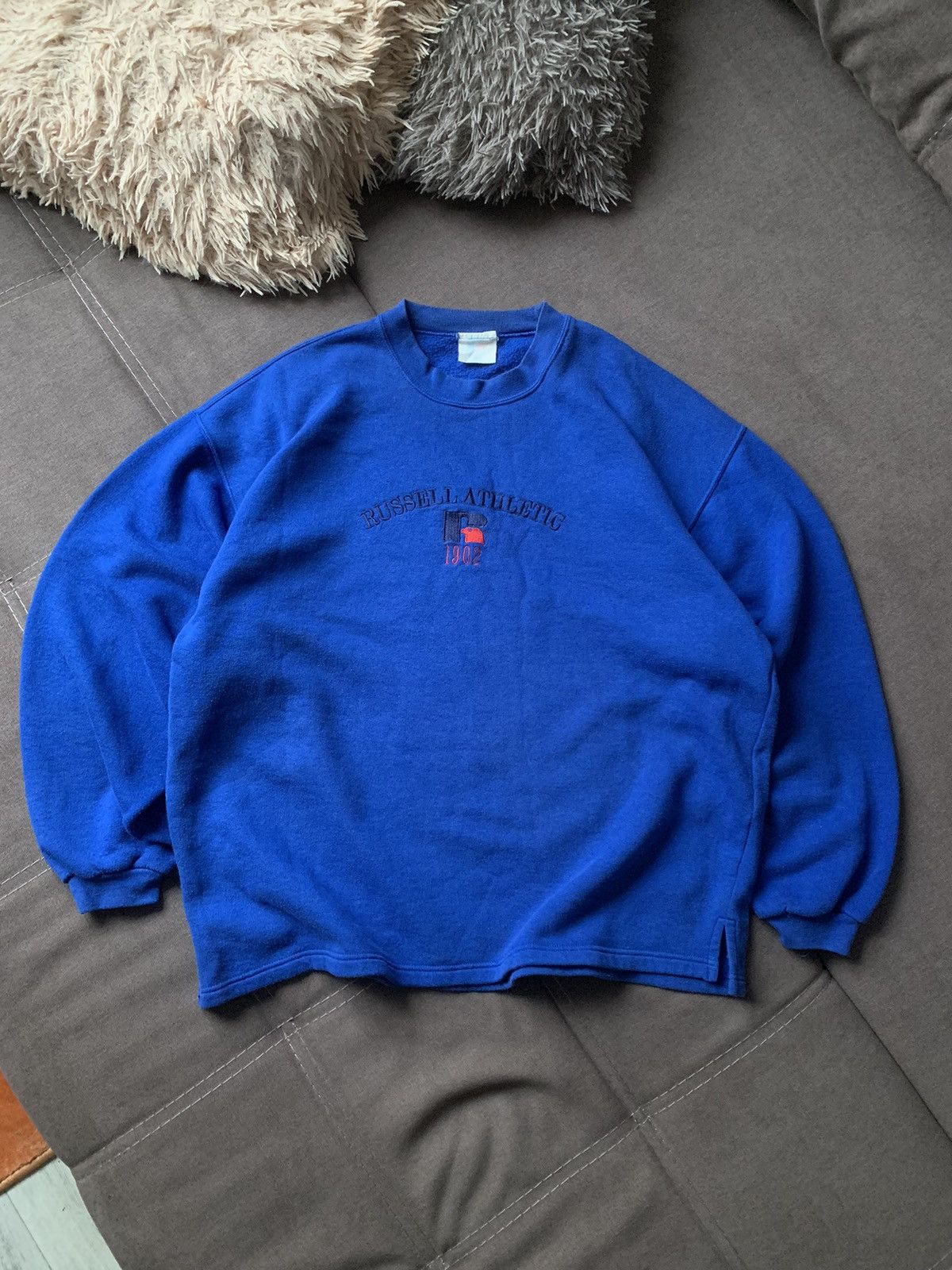 Russell Athletic Vintage Russell Athletic Logo Embroidered Rare Sweatshirt Size US XL / EU 56 / 4 - 2 Thumbnail