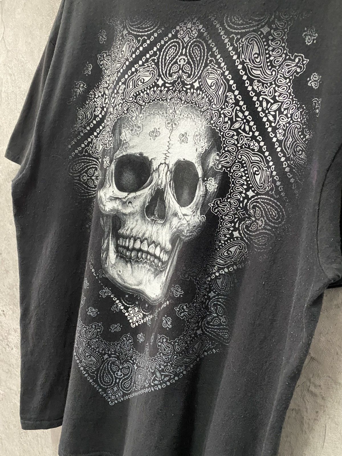 Fashion Victim × Vintage Vintage Skull Bandana Paisley Tshirt Size US XL / EU 56 / 4 - 4 Thumbnail