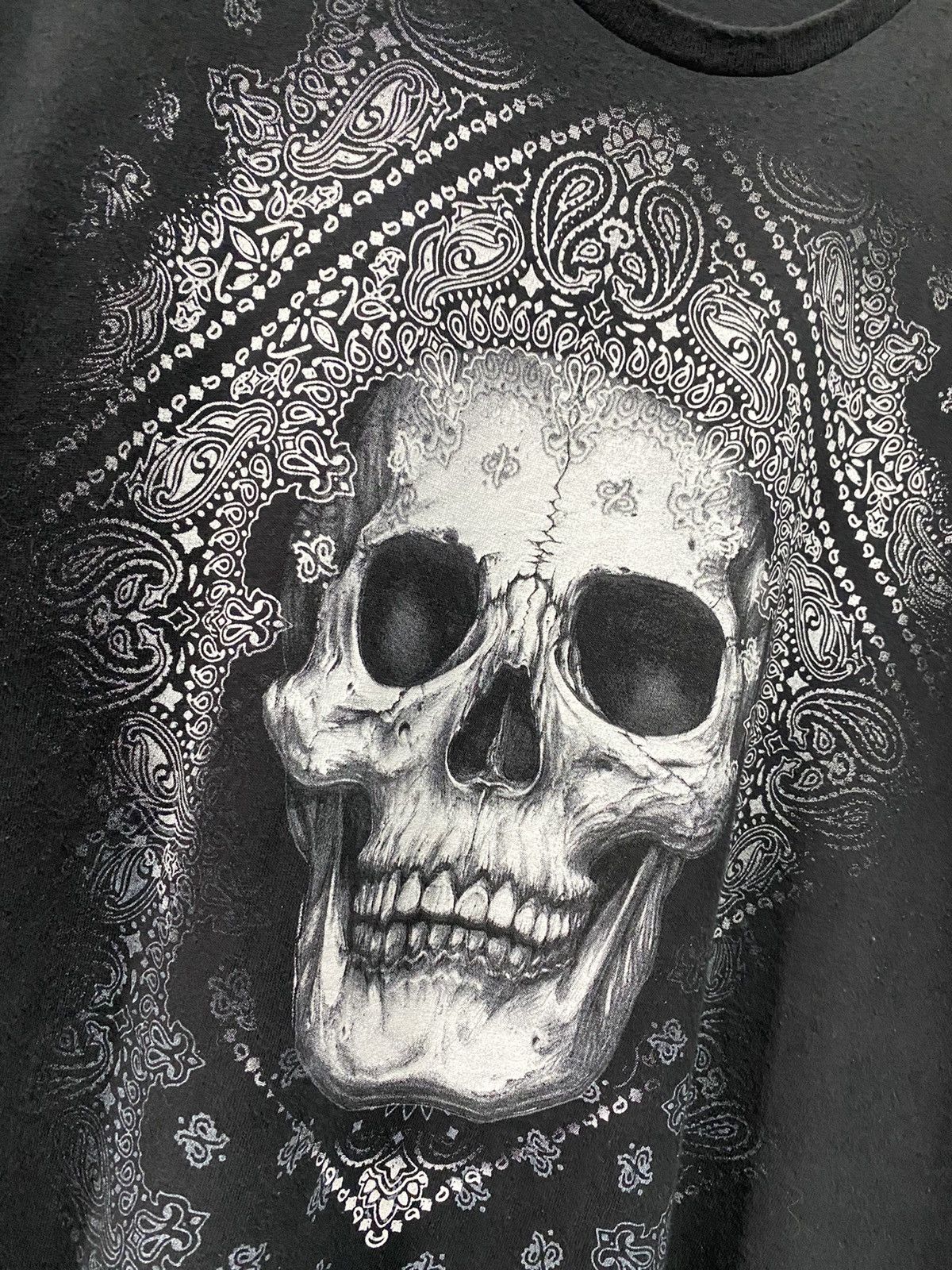 Fashion Victim × Vintage Vintage Skull Bandana Paisley Tshirt Size US XL / EU 56 / 4 - 3 Thumbnail