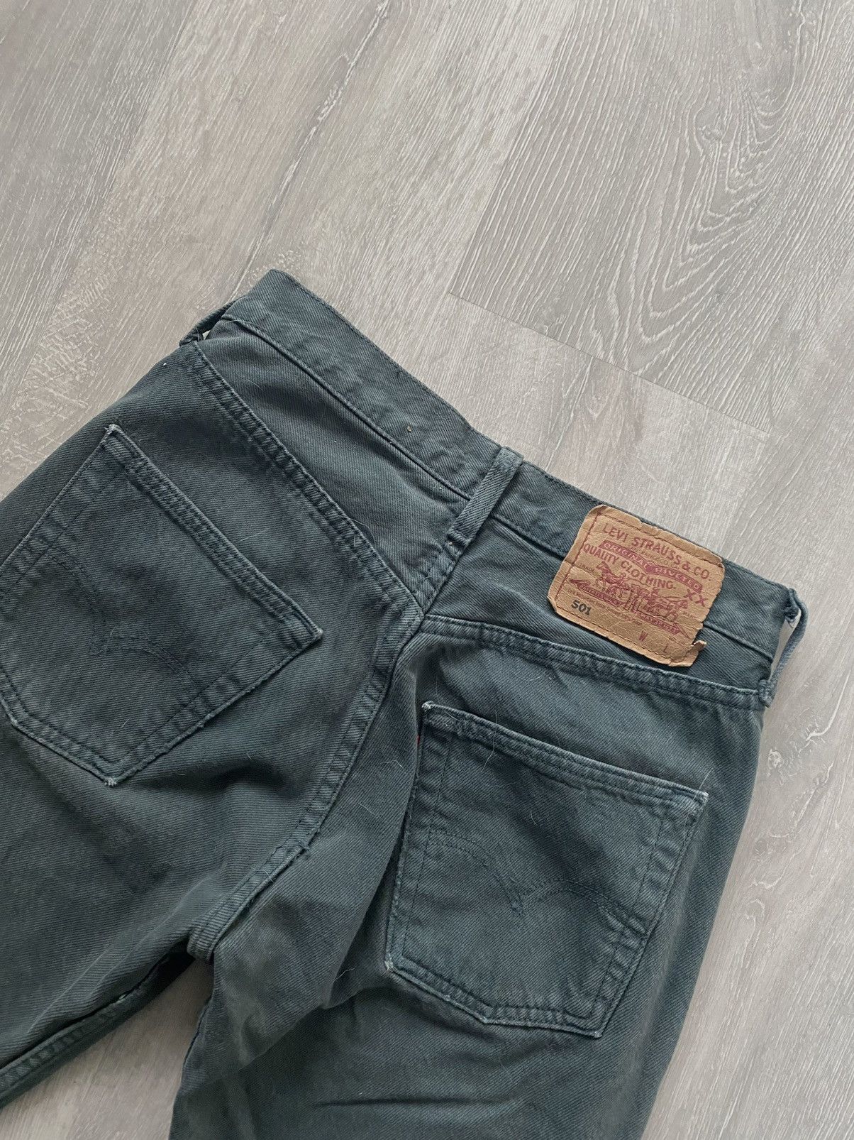 Levi's 90s Levi’s 501 vintage green jeans made in USA denim pants Size US 28 / EU 44 - 1 Thumbnail