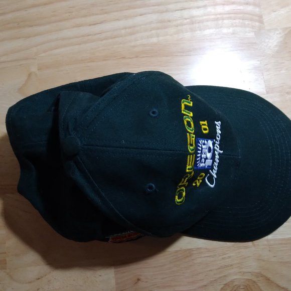 NCAA × Vintage Vintage Oregon Ducks Fiesta Bowl 2001 PAC 10 Champions Hat Size ONE SIZE - 4 Thumbnail