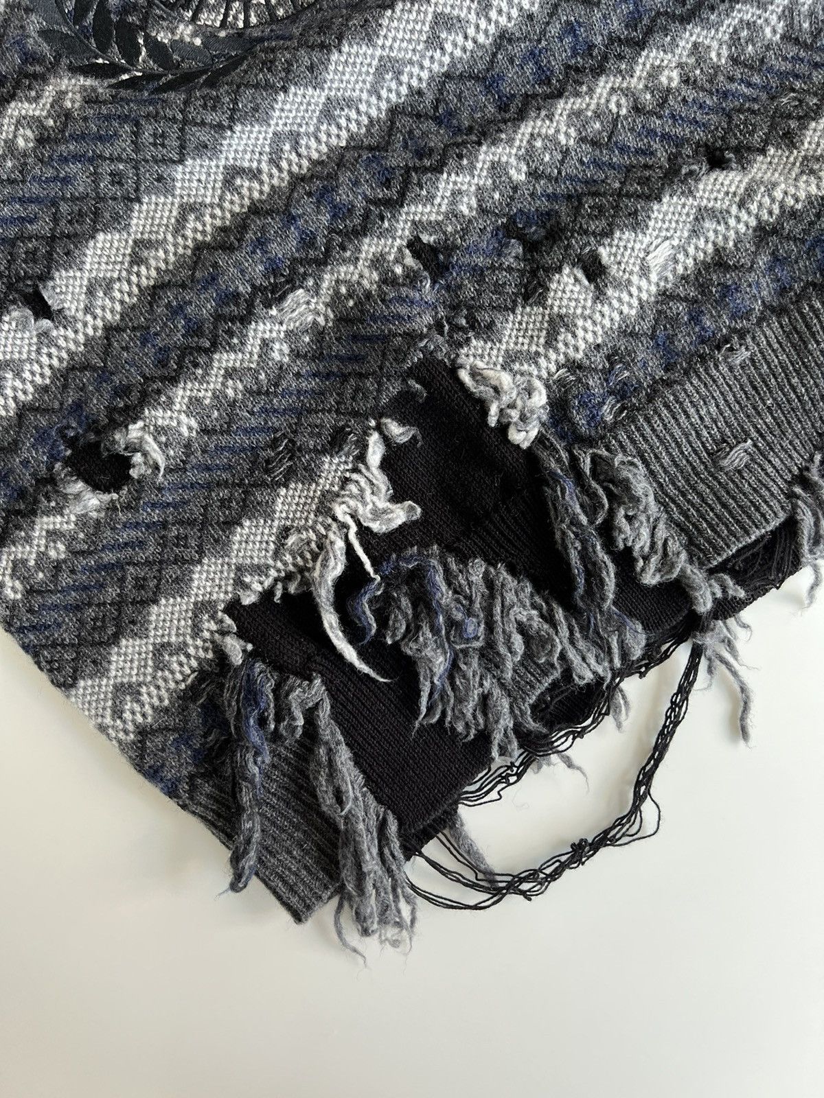 Balenciaga $1.5K Value Balenciaga Grey Destroyed Fair Isle Sweater Size US M / EU 48-50 / 2 - 4 Thumbnail
