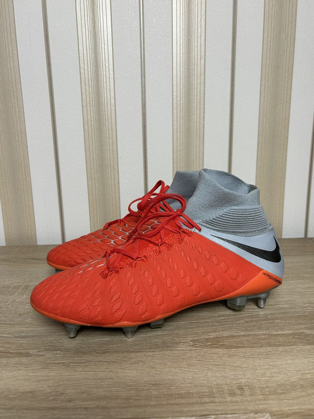 image of Nike Hypervenom Phantom 3 Df Sg Light Acc Size 45 Shoes in Orange Grey, Men's
