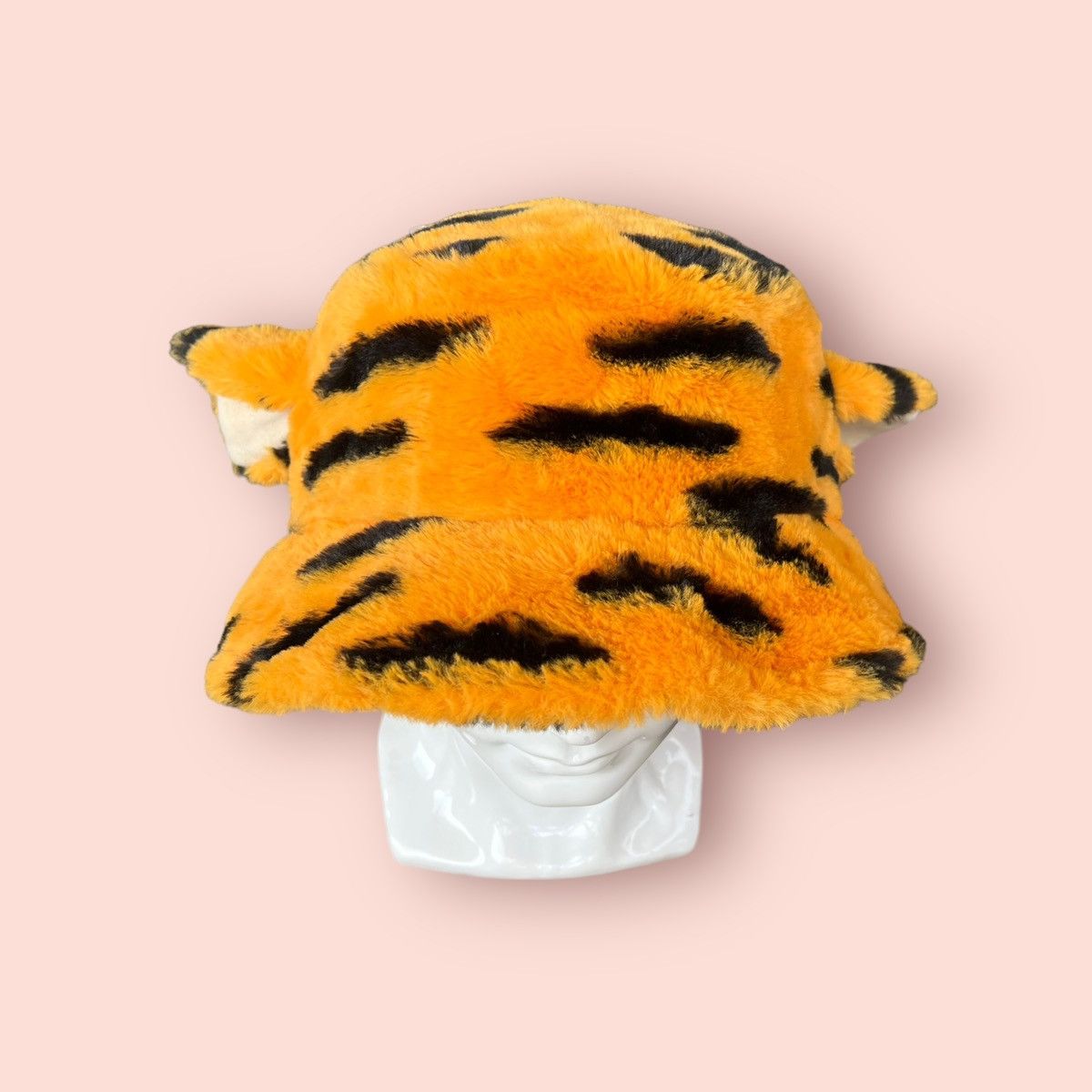 Cartoon Network × Disney × Japanese Brand RARE TOKYO DISNEY RESORT TIGGER WARM FLUFFY BUCKET HAT Size ONE SIZE - 6 Thumbnail