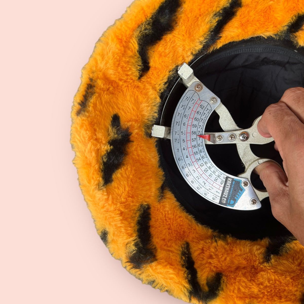 Cartoon Network × Disney × Japanese Brand RARE TOKYO DISNEY RESORT TIGGER WARM FLUFFY BUCKET HAT Size ONE SIZE - 25 Thumbnail