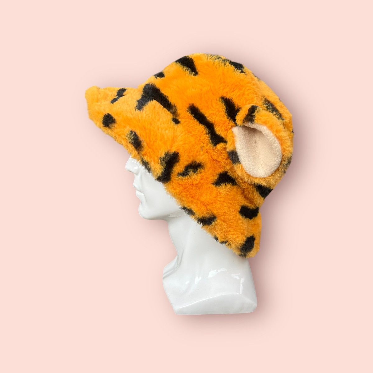 Cartoon Network × Disney × Japanese Brand RARE TOKYO DISNEY RESORT TIGGER WARM FLUFFY BUCKET HAT Size ONE SIZE - 2 Thumbnail
