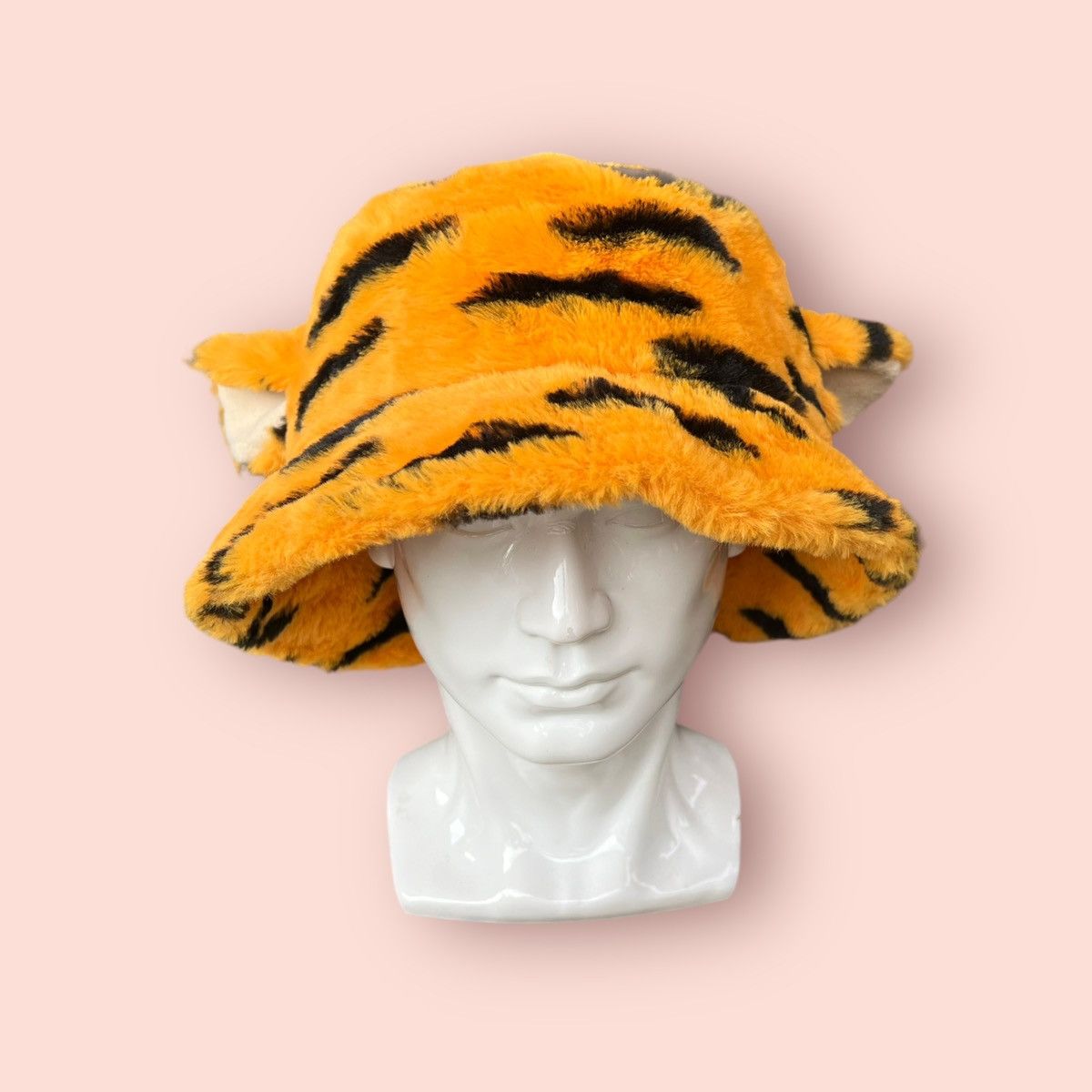 Cartoon Network × Disney × Japanese Brand RARE TOKYO DISNEY RESORT TIGGER WARM FLUFFY BUCKET HAT Size ONE SIZE - 11 Thumbnail