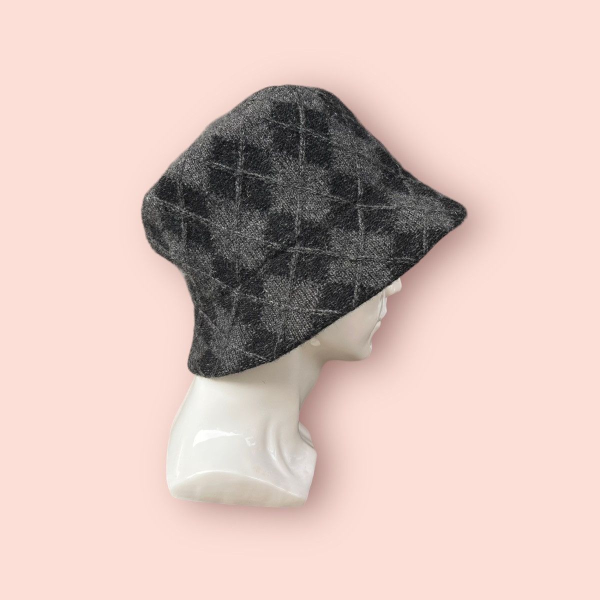 Designer × Givenchy × Vintage VINTAGE GIVENCHY ARGYLE KNITTED BUCKET HAT Size ONE SIZE - 8 Thumbnail