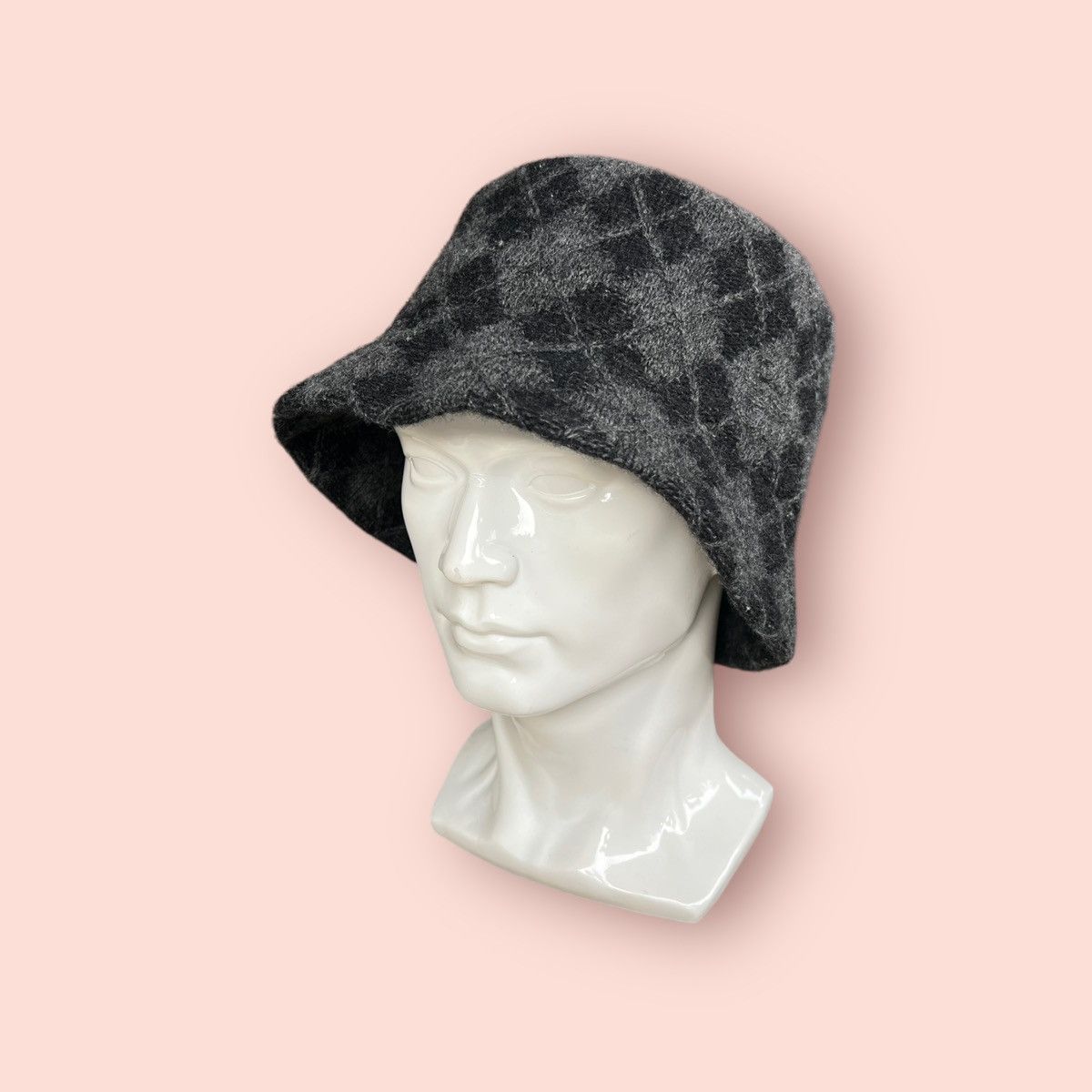 Designer × Givenchy × Vintage VINTAGE GIVENCHY ARGYLE KNITTED BUCKET HAT Size ONE SIZE - 1 Thumbnail