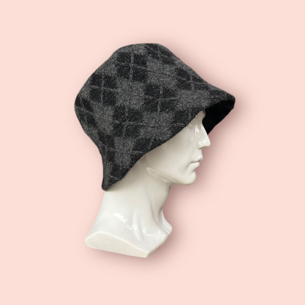 Designer × Givenchy × Vintage VINTAGE GIVENCHY ARGYLE KNITTED BUCKET HAT Size ONE SIZE - 9 Thumbnail