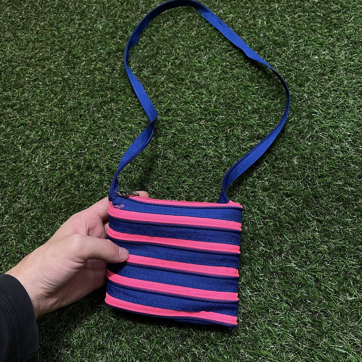 Vintage Vintage Y2K Striped Crossbody Bag Rave Streetwear Tapered OS Size ONE SIZE - 2 Thumbnail