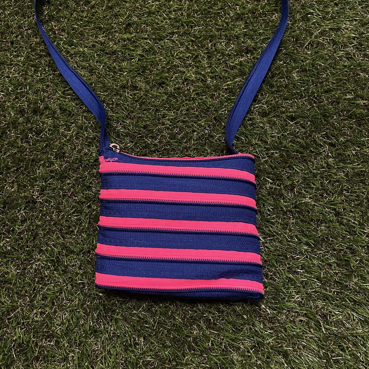 Vintage Vintage Y2K Striped Crossbody Bag Rave Streetwear Tapered OS Size ONE SIZE - 3 Thumbnail